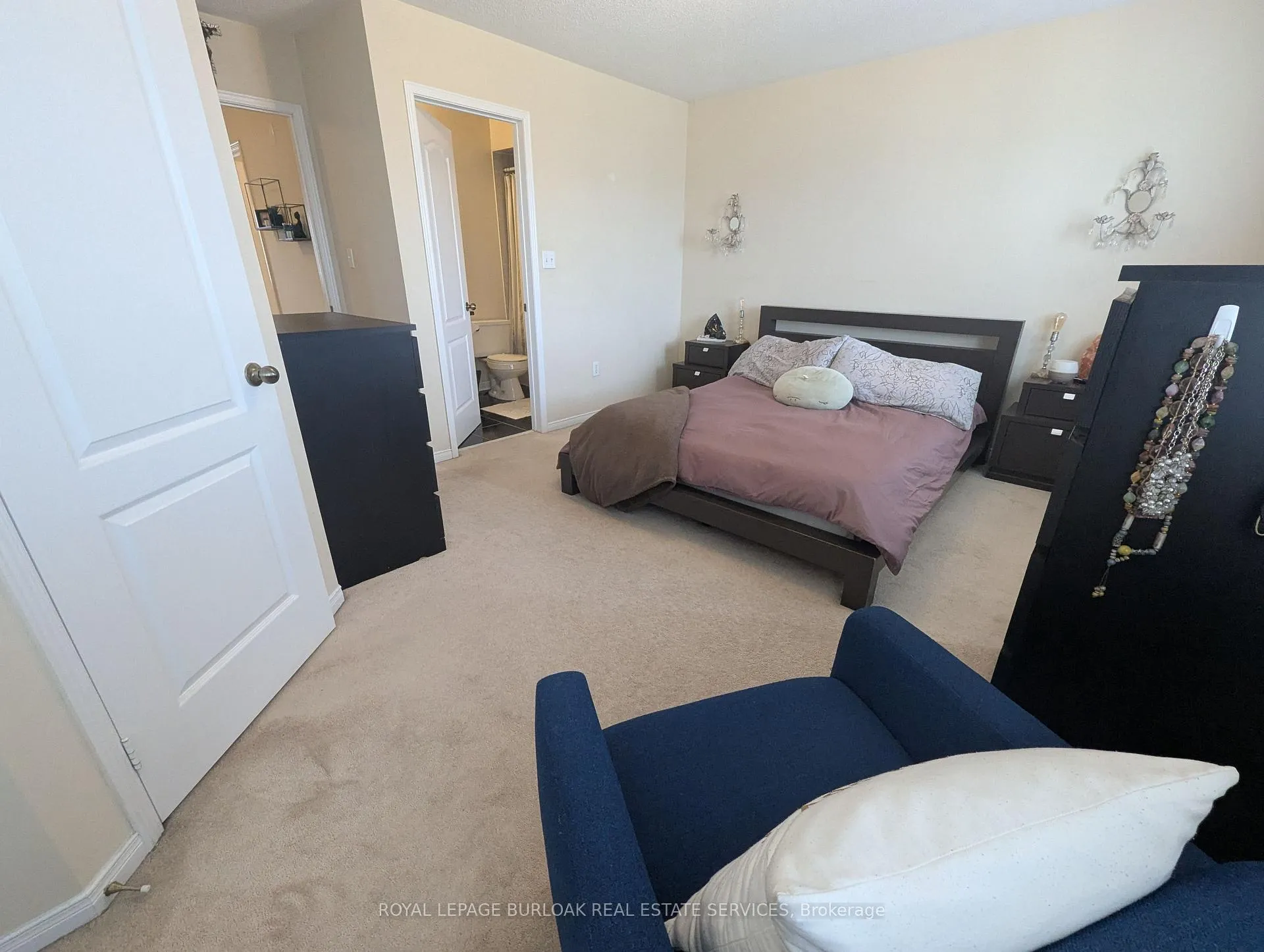 Photo 11 of 2307 Sutton Drive, Burlington, Orchard — HOMEH