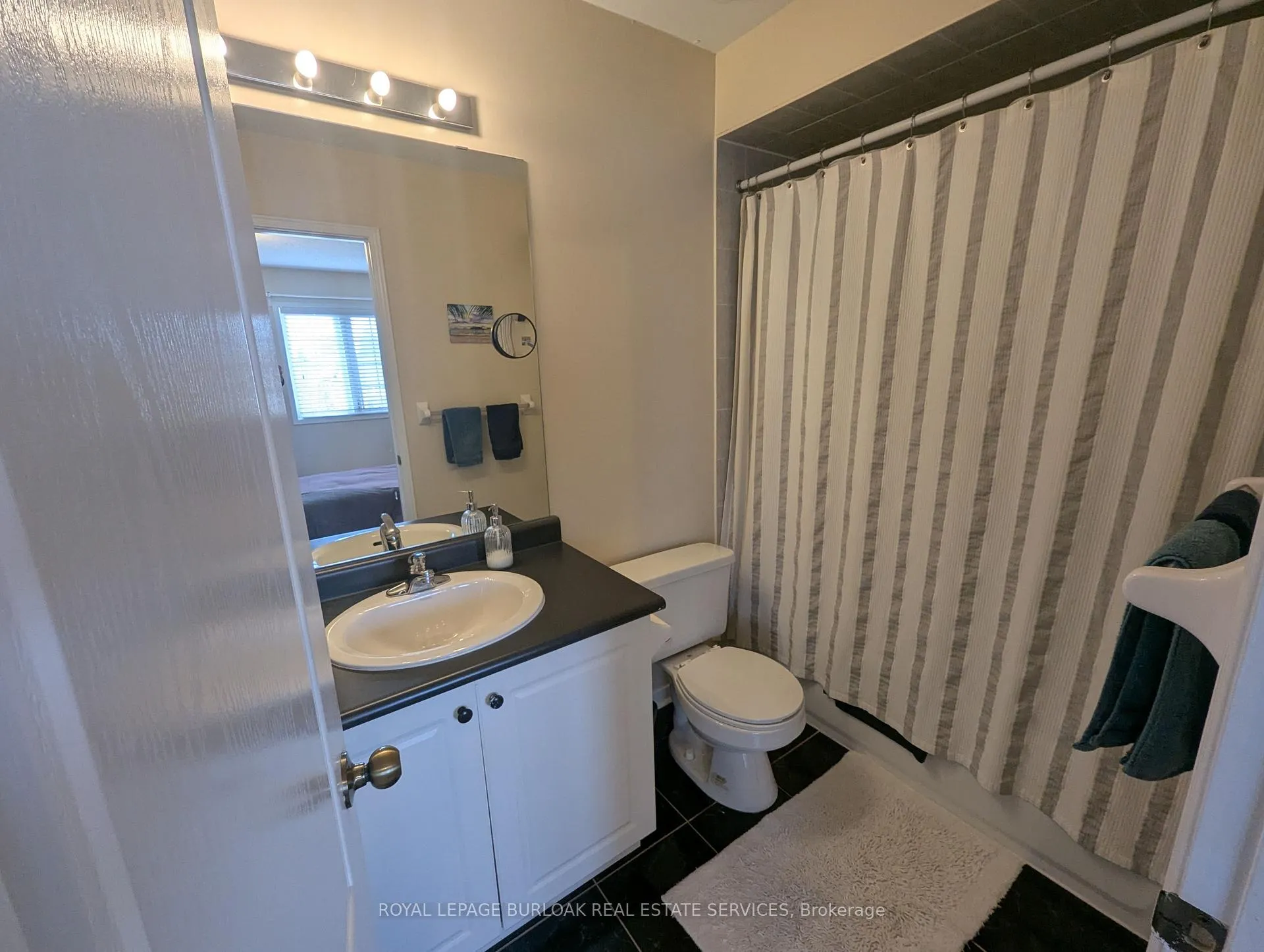 Photo 12 of 2307 Sutton Drive, Burlington, Orchard — HOMEH