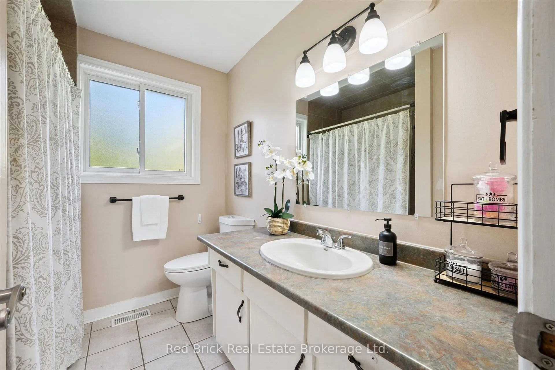Photo 21 of 25 Hastings Boulevard, Guelph, Grange Road — HOMEH