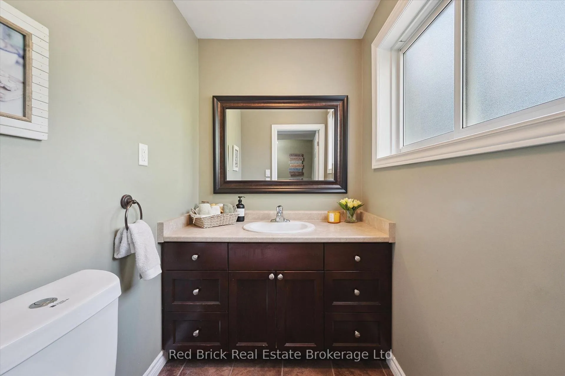 Photo 25 of 25 Hastings Boulevard, Guelph, Grange Road — HOMEH
