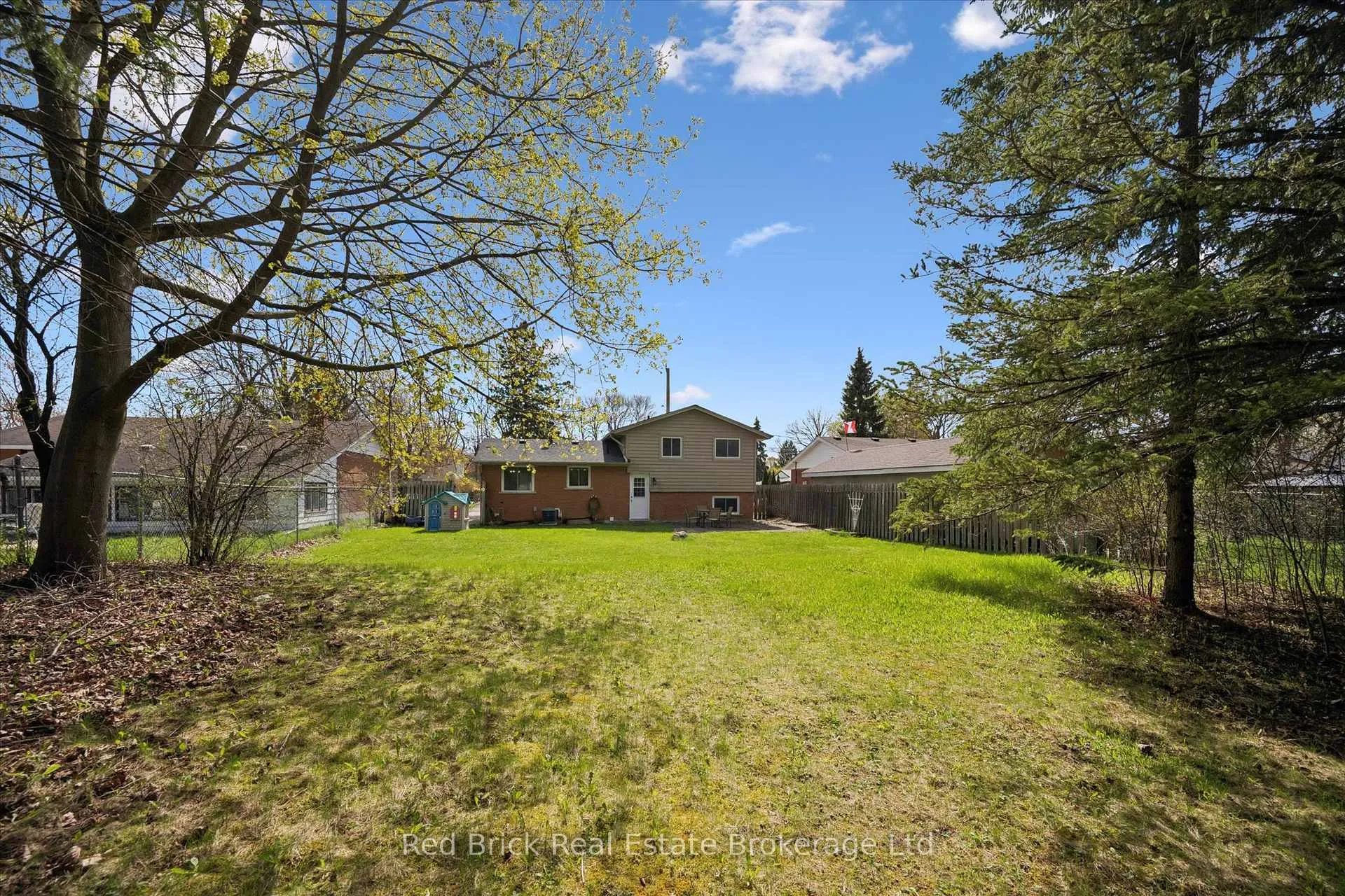 Photo 26 of 25 Hastings Boulevard, Guelph, Grange Road — HOMEH