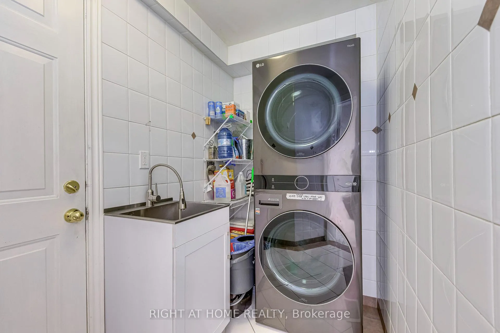Photo 17 of 3233 Wilmar Crescent, Mississauga, Erin Mills — HOMEH