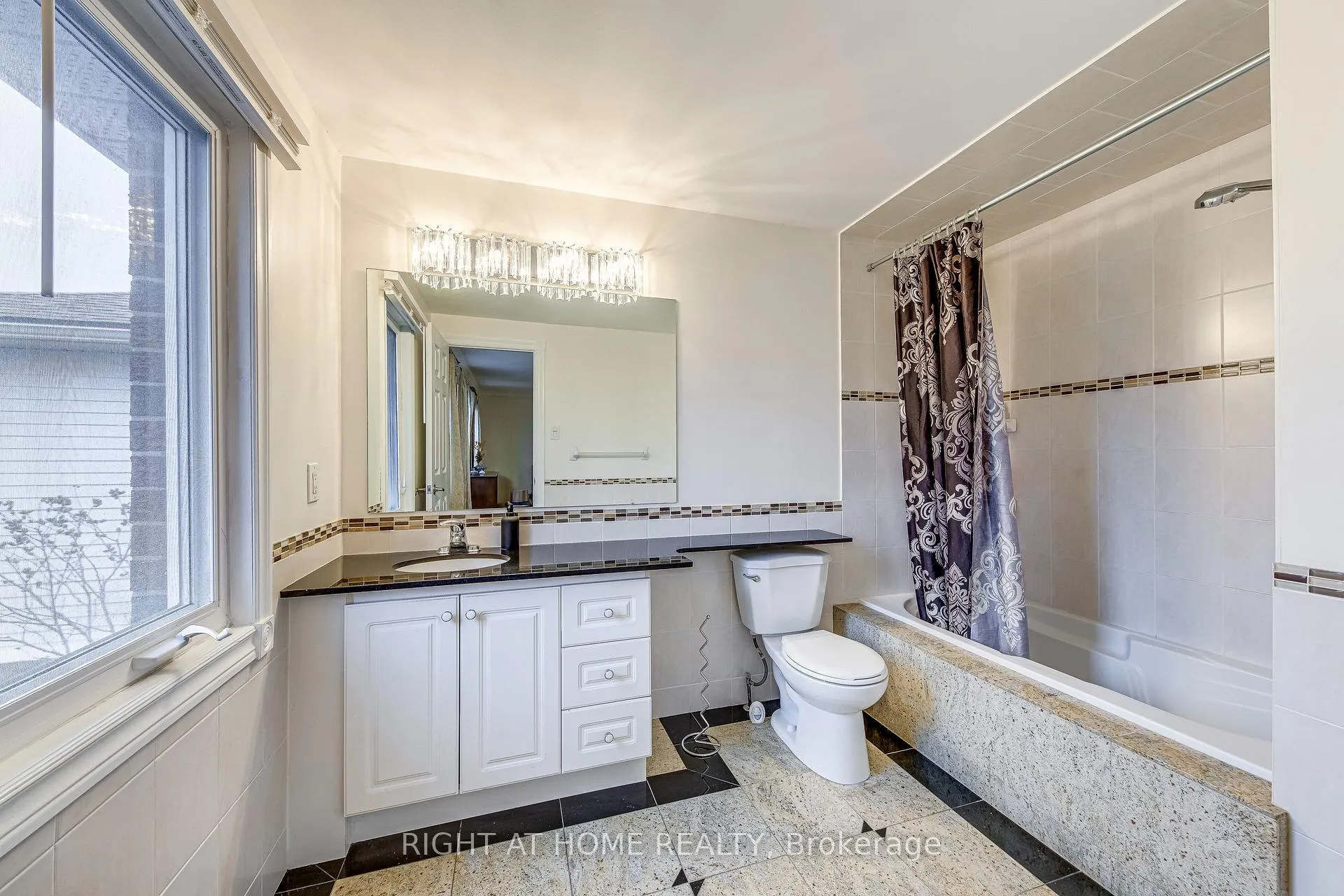 Photo 24 of 3233 Wilmar Crescent, Mississauga, Erin Mills — HOMEH