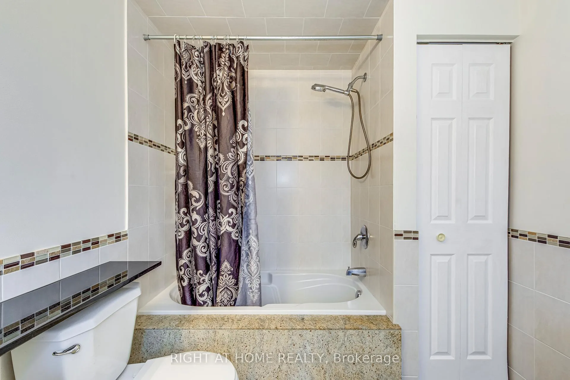 Photo 25 of 3233 Wilmar Crescent, Mississauga, Erin Mills — HOMEH