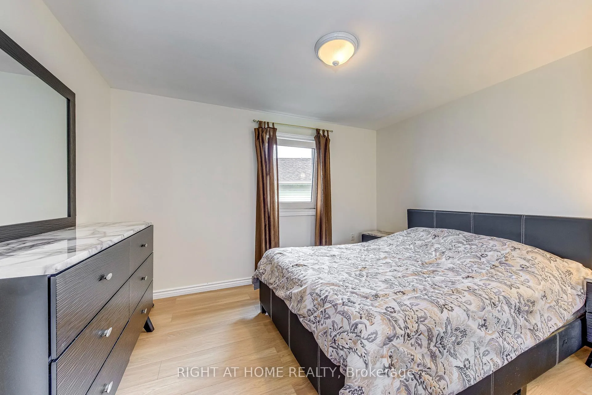 Photo 26 of 3233 Wilmar Crescent, Mississauga, Erin Mills — HOMEH