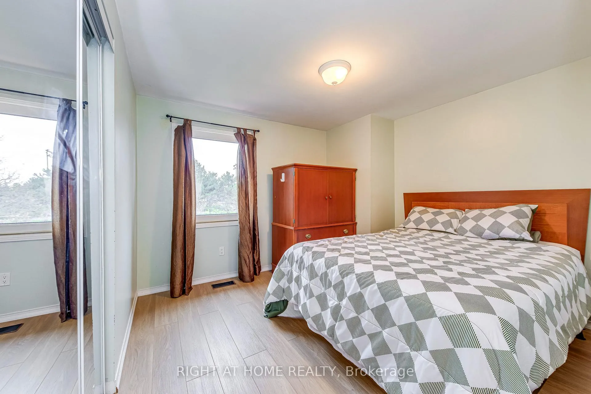 Photo 30 of 3233 Wilmar Crescent, Mississauga, Erin Mills — HOMEH