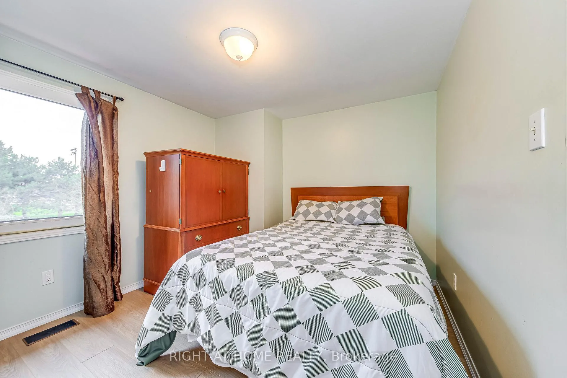 Photo 31 of 3233 Wilmar Crescent, Mississauga, Erin Mills — HOMEH