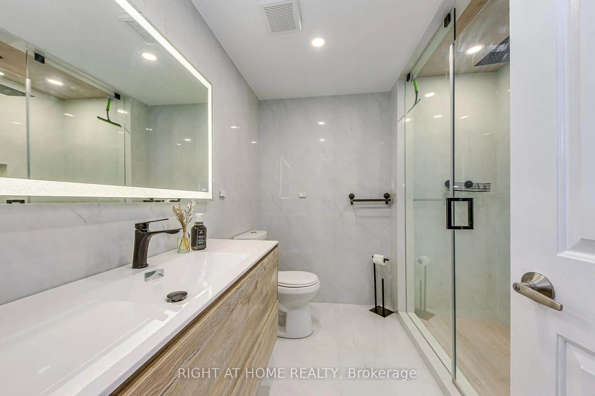 Photo 32 of 3233 Wilmar Crescent, Mississauga, Erin Mills — HOMEH