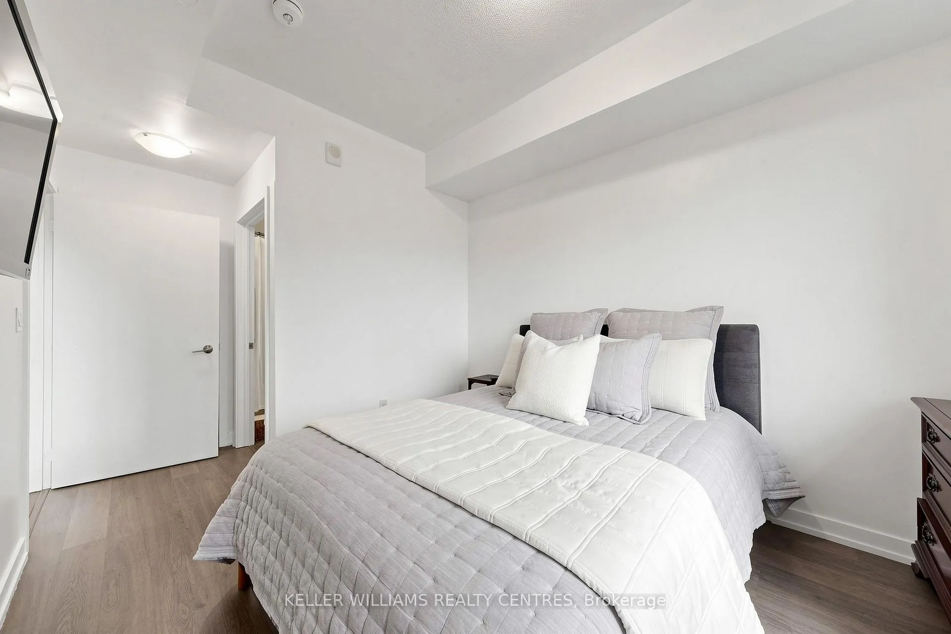 Photo 20 of Unit 101, 555 William Graham Drive, Aurora, Rural Aurora — HOMEH