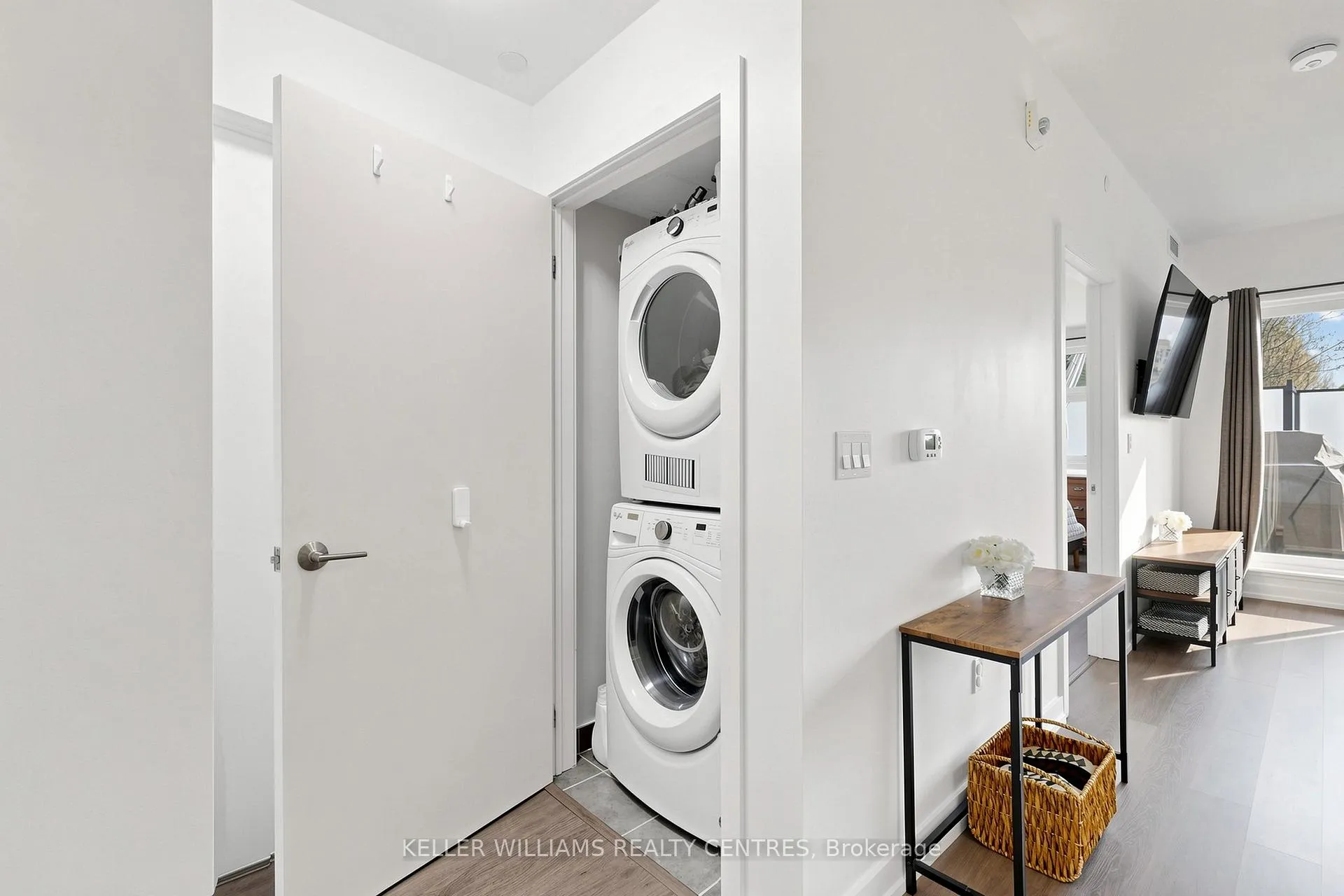 Photo 28 of Unit 101, 555 William Graham Drive, Aurora, Rural Aurora — HOMEH