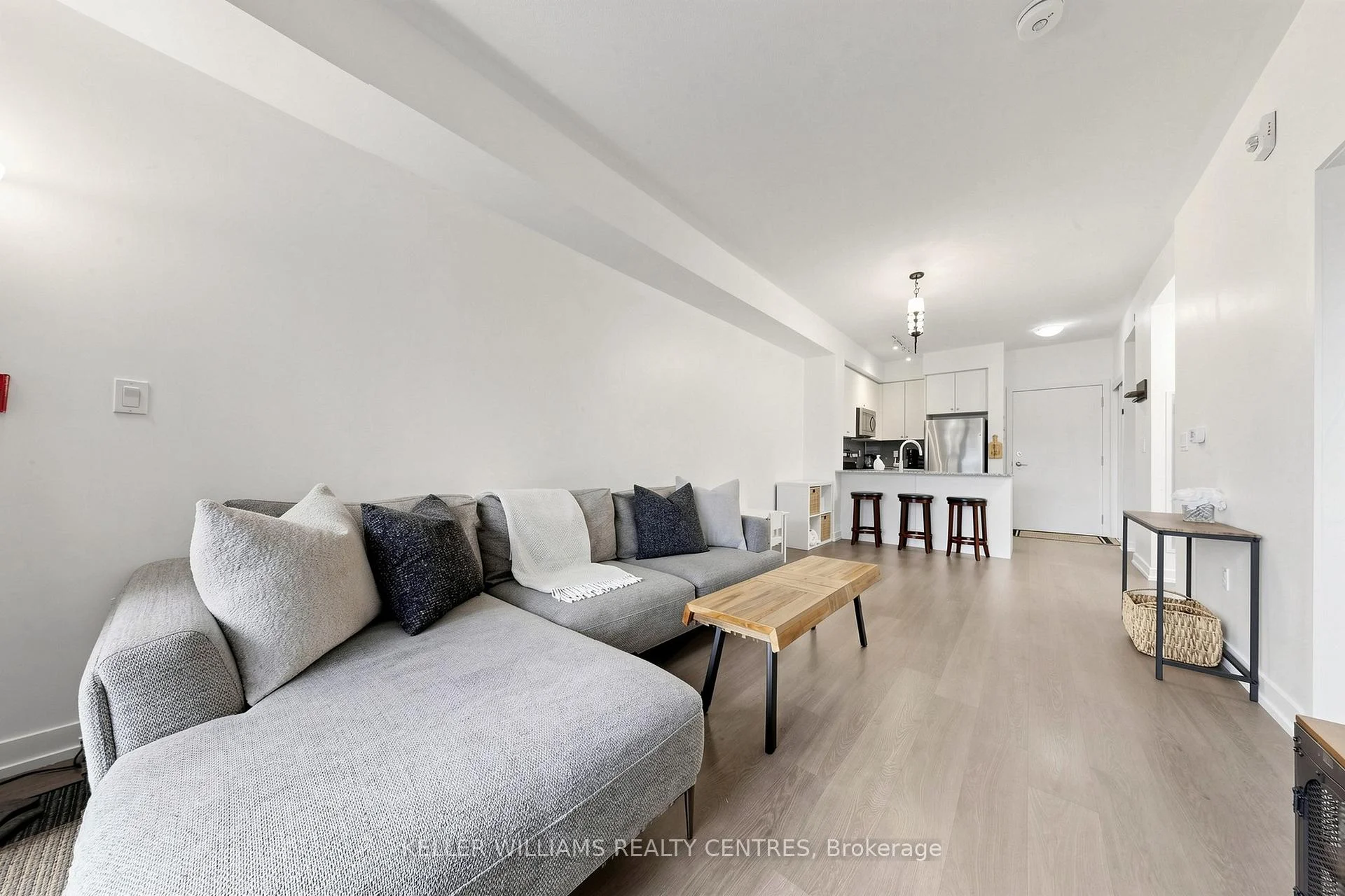 Photo 13 of Unit 101, 555 William Graham Drive, Aurora, Rural Aurora — HOMEH