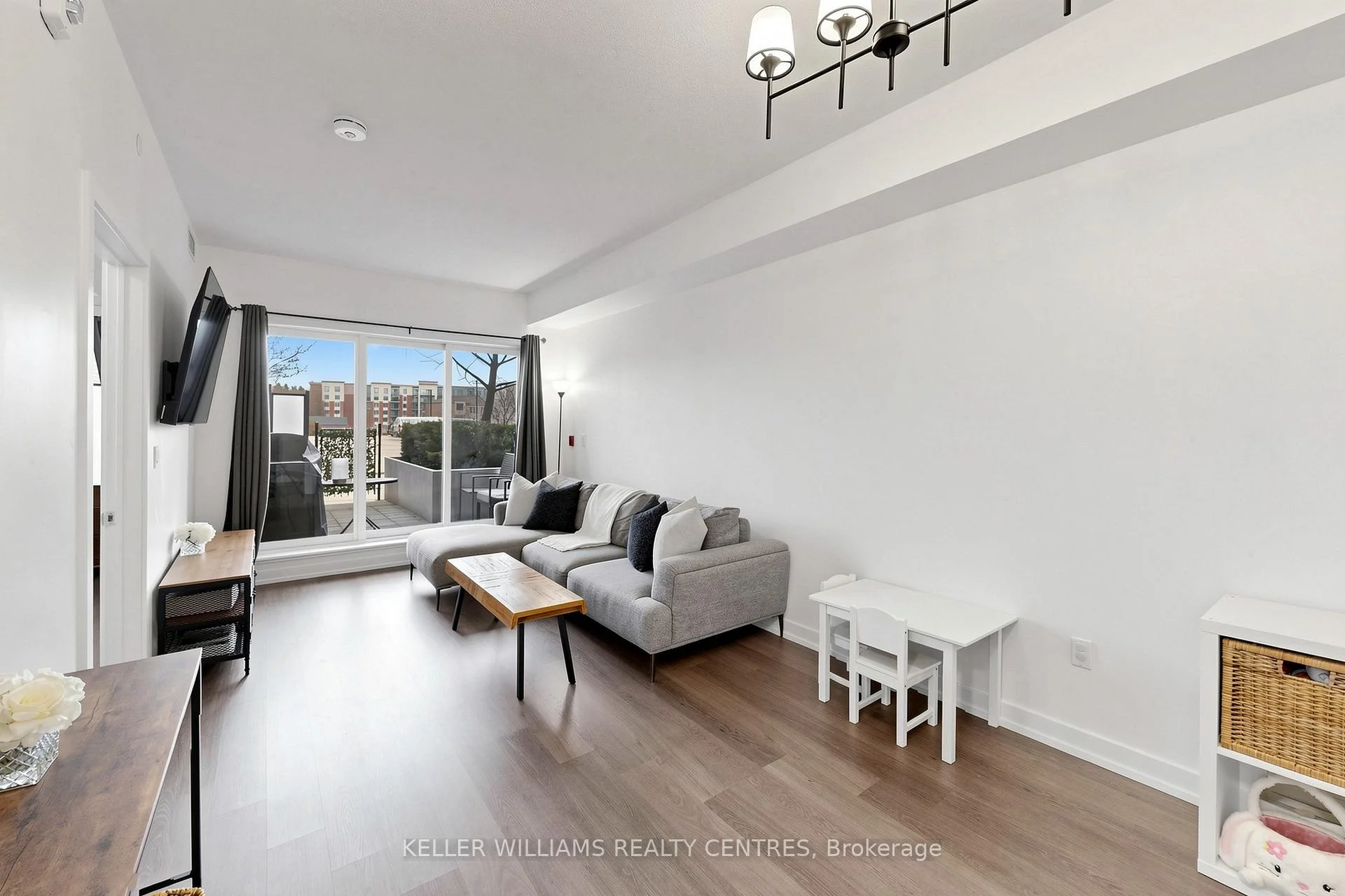 Photo 18 of Unit 101, 555 William Graham Drive, Aurora, Rural Aurora — HOMEH