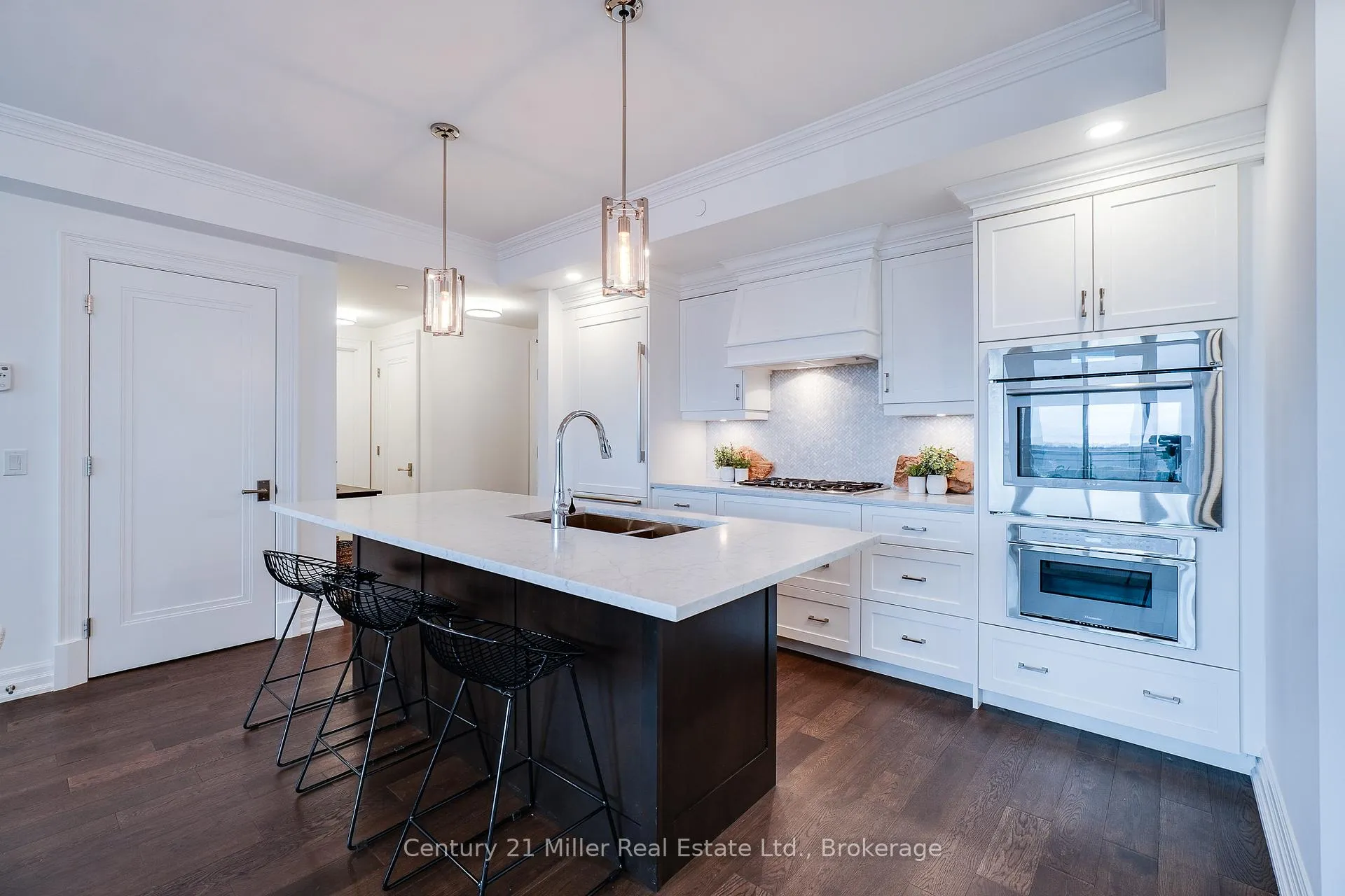 Photo 6 of Unit 802, 2060 Lakeshore Road, Burlington, Brant — HOMEH