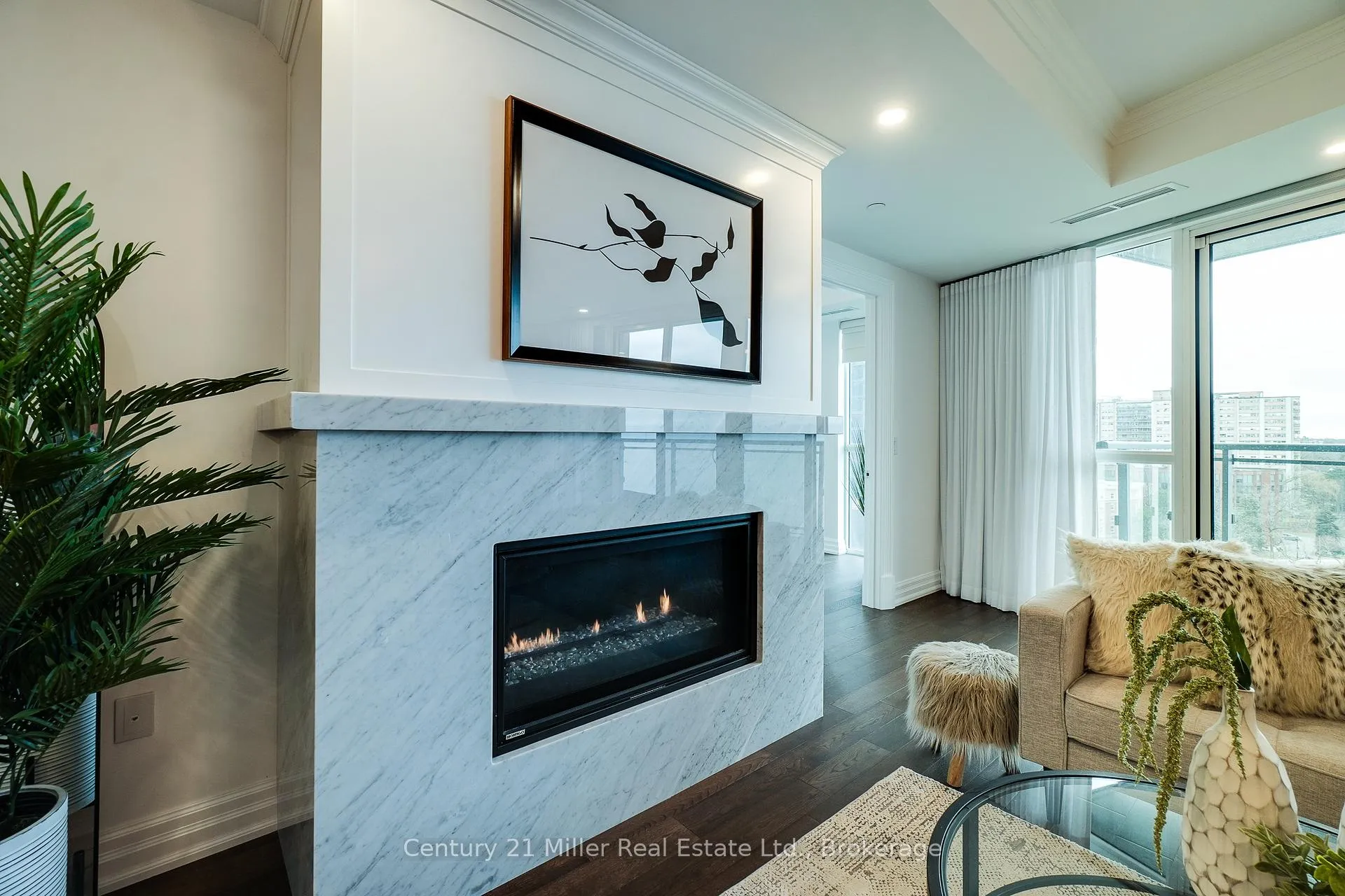 Photo 10 of Unit 802, 2060 Lakeshore Road, Burlington, Brant — HOMEH