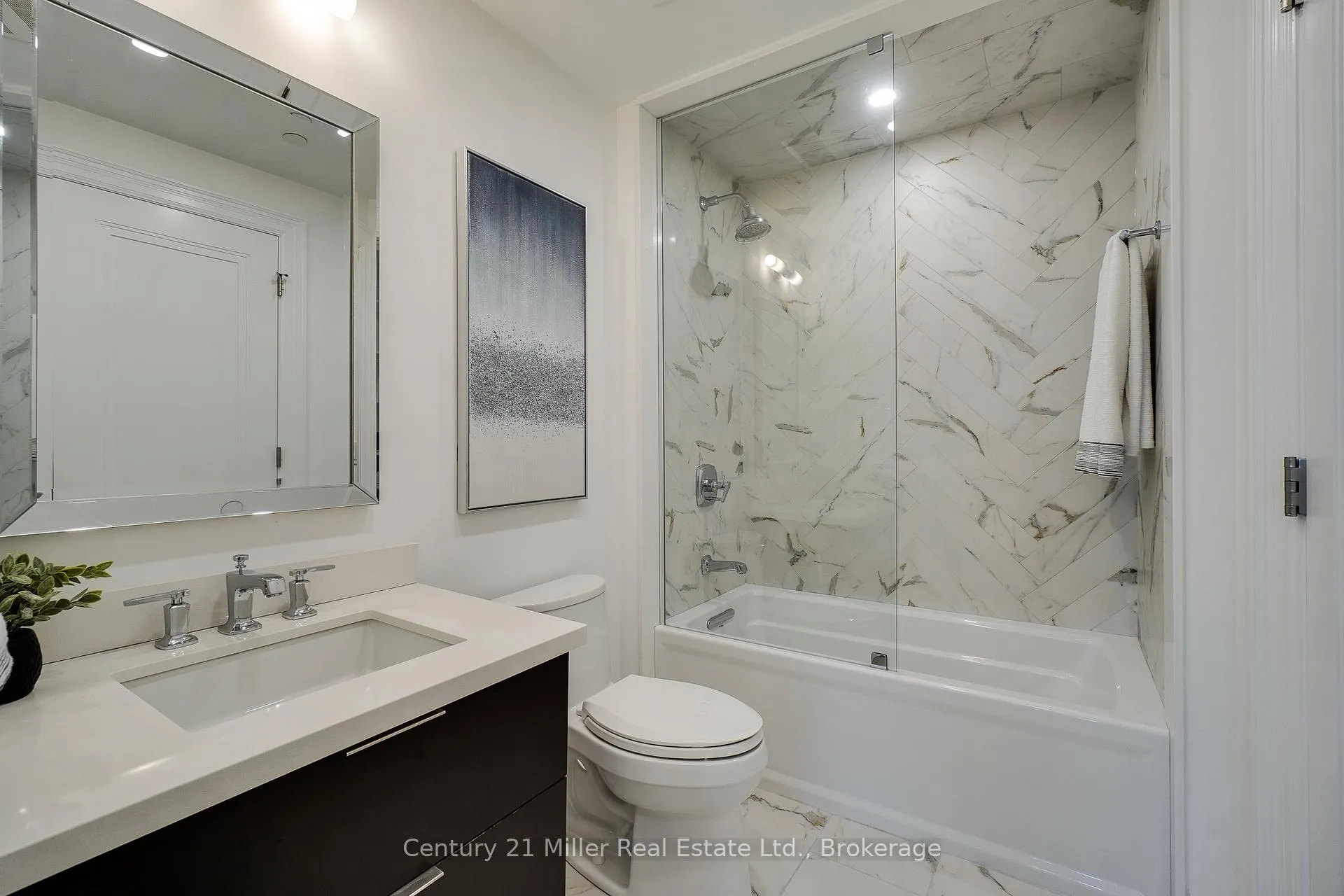 Photo 19 of Unit 802, 2060 Lakeshore Road, Burlington, Brant — HOMEH