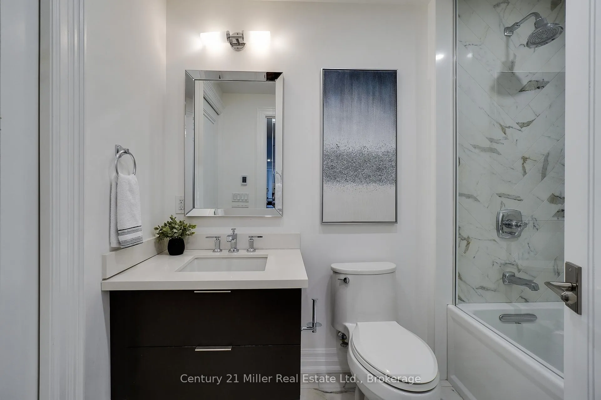 Photo 20 of Unit 802, 2060 Lakeshore Road, Burlington, Brant — HOMEH