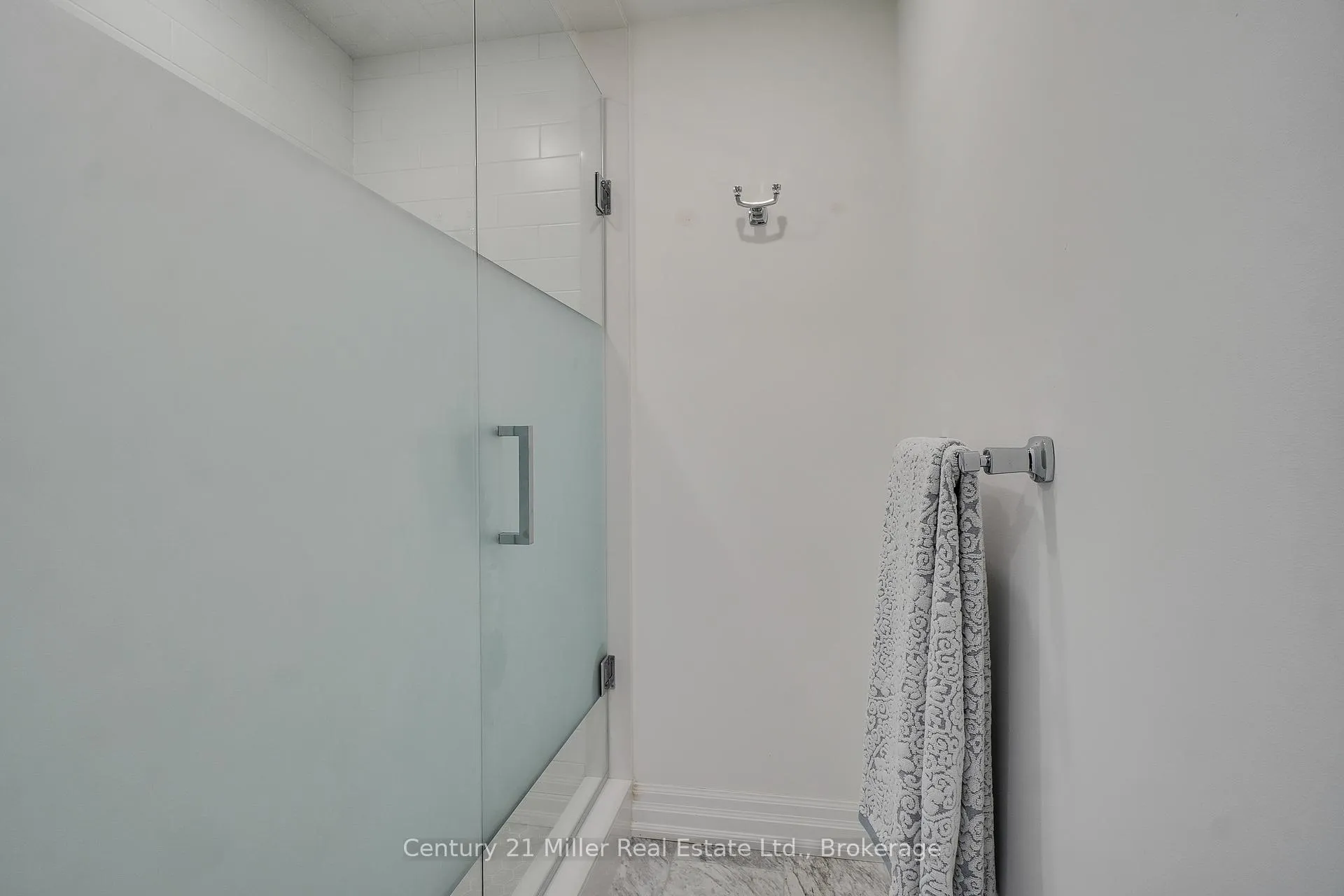 Photo 24 of Unit 802, 2060 Lakeshore Road, Burlington, Brant — HOMEH