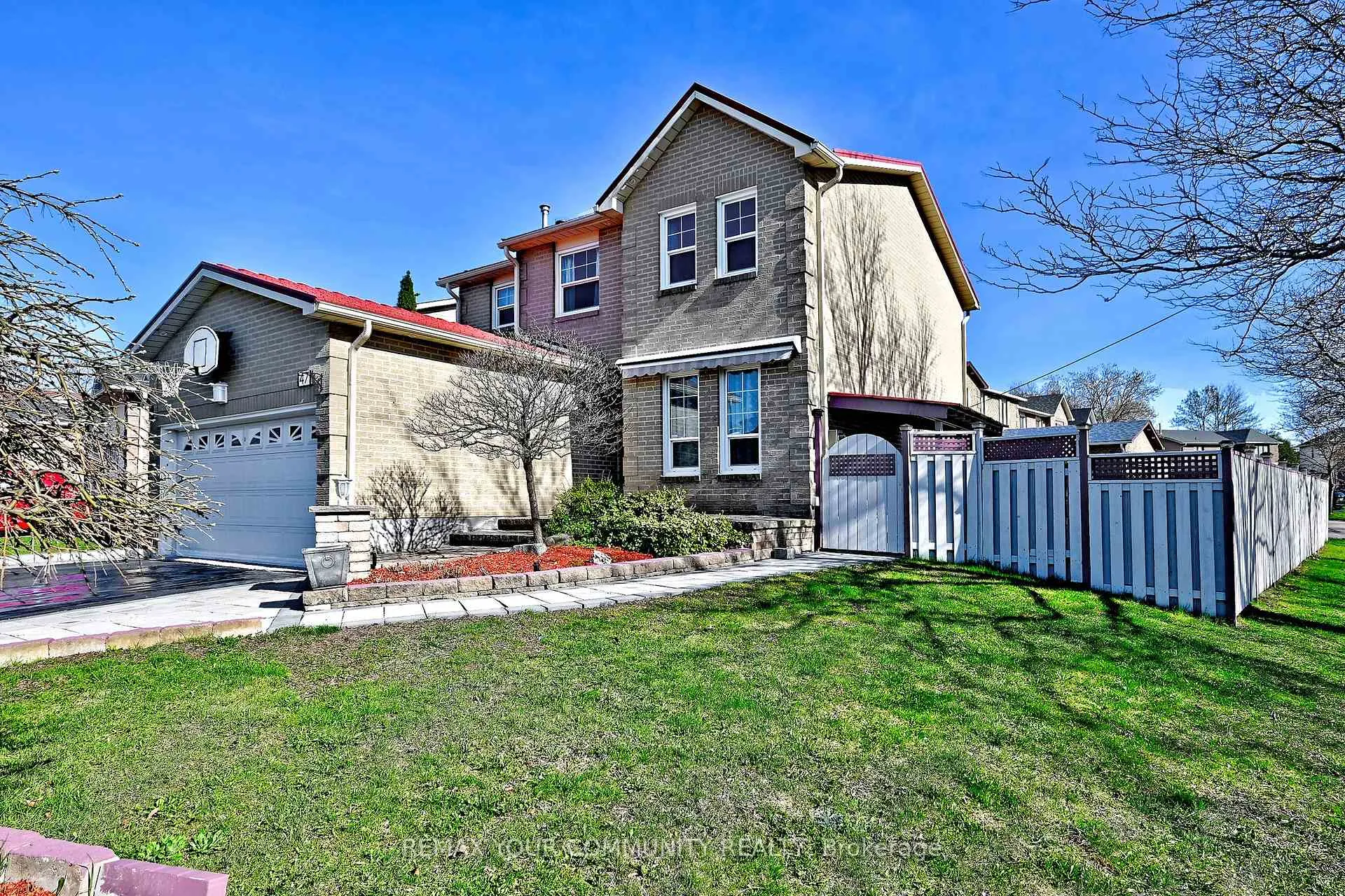 Photo 2 of 47 Reed Drive, Ajax, Central — HOMEH