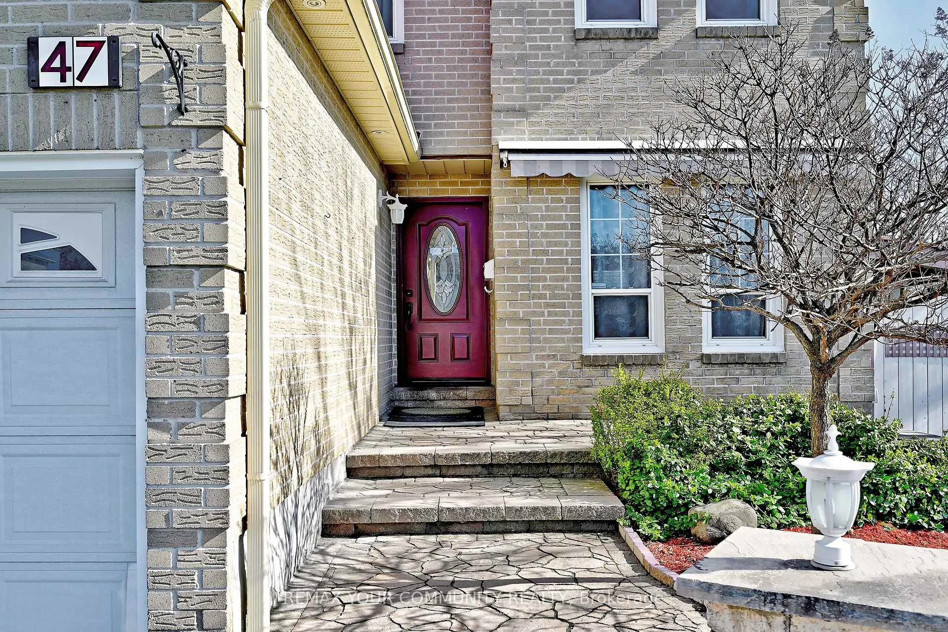 Photo 4 of 47 Reed Drive, Ajax, Central — HOMEH