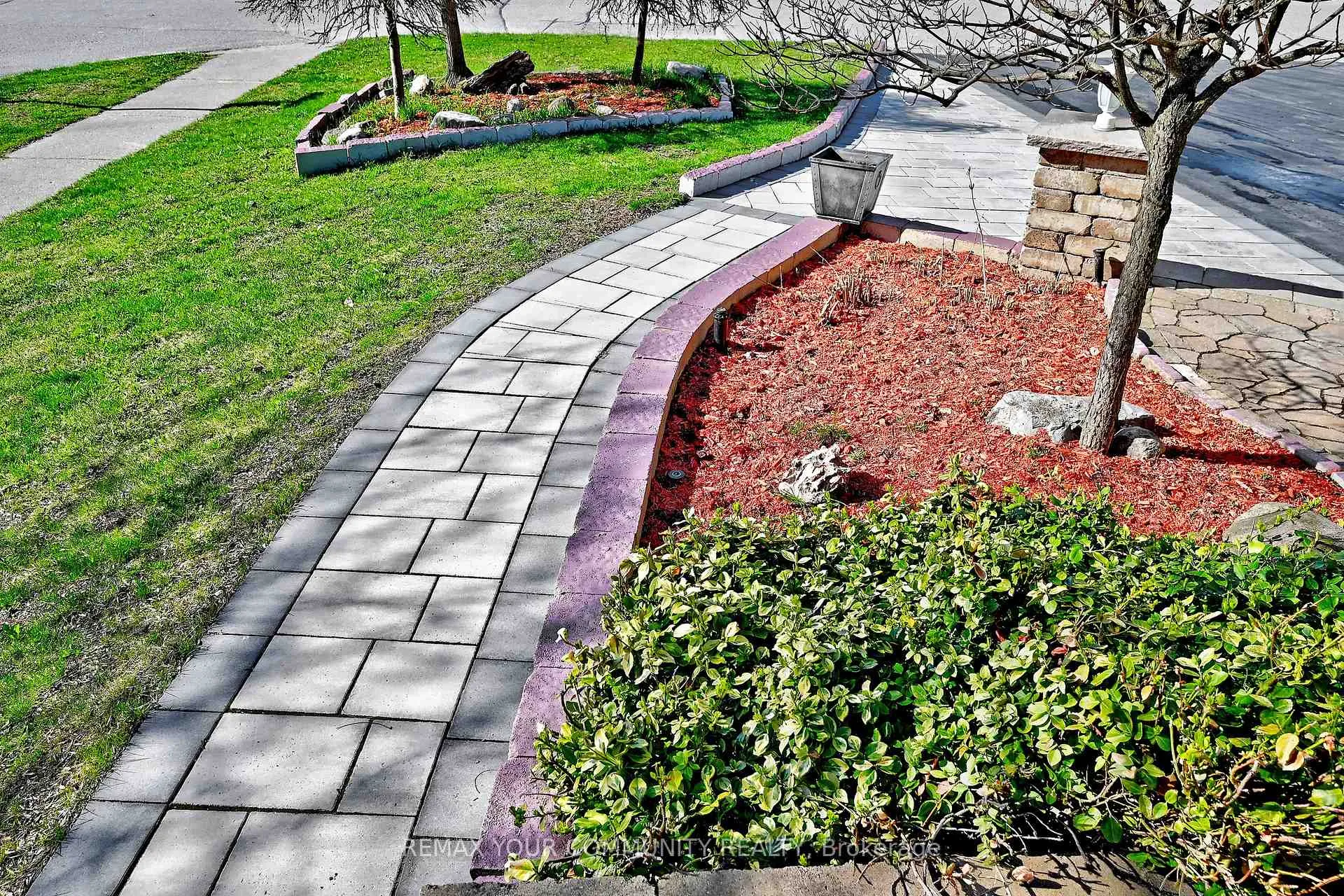 Photo 6 of 47 Reed Drive, Ajax, Central — HOMEH