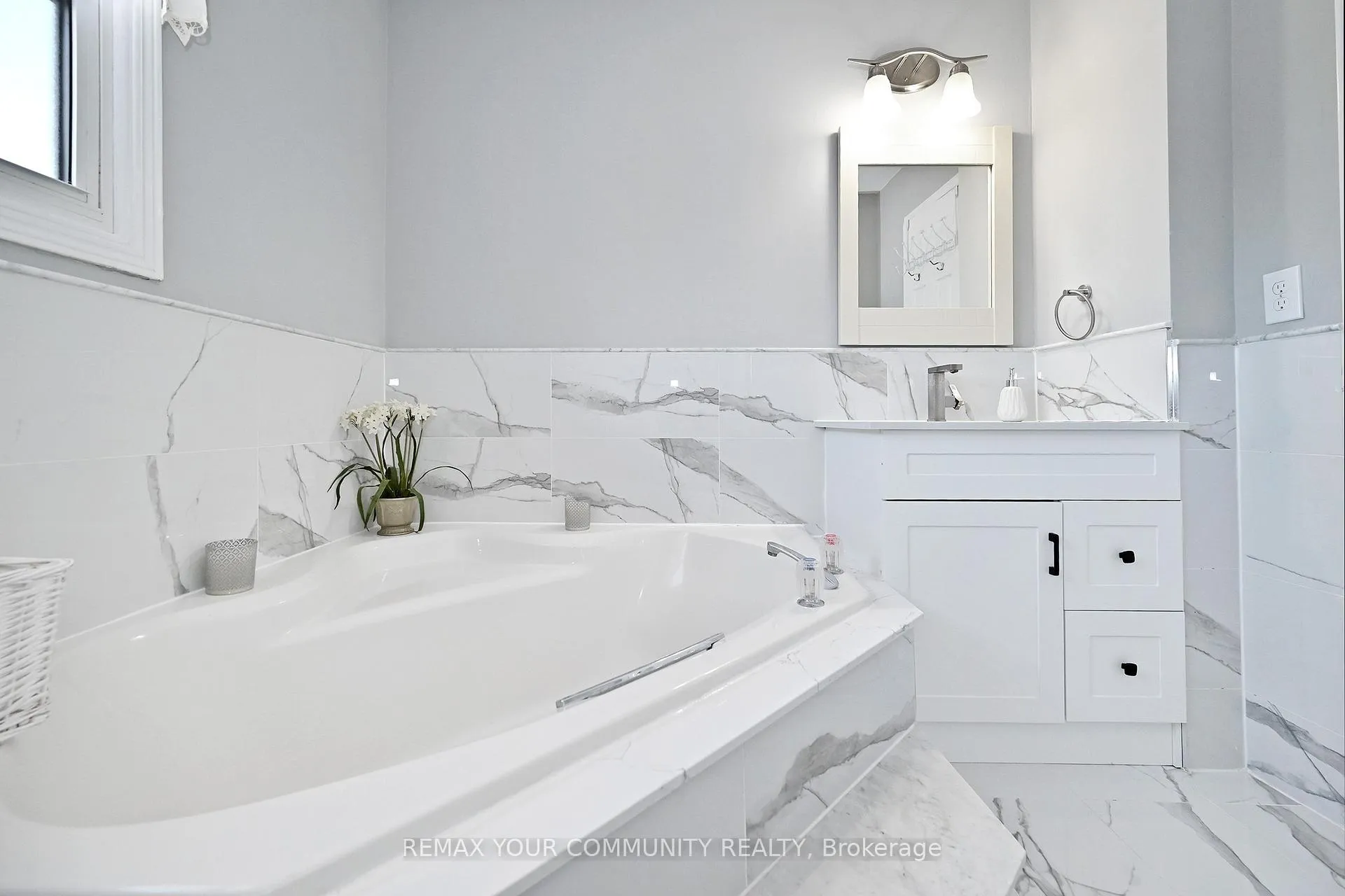 Photo 38 of 47 Reed Drive, Ajax, Central — HOMEH