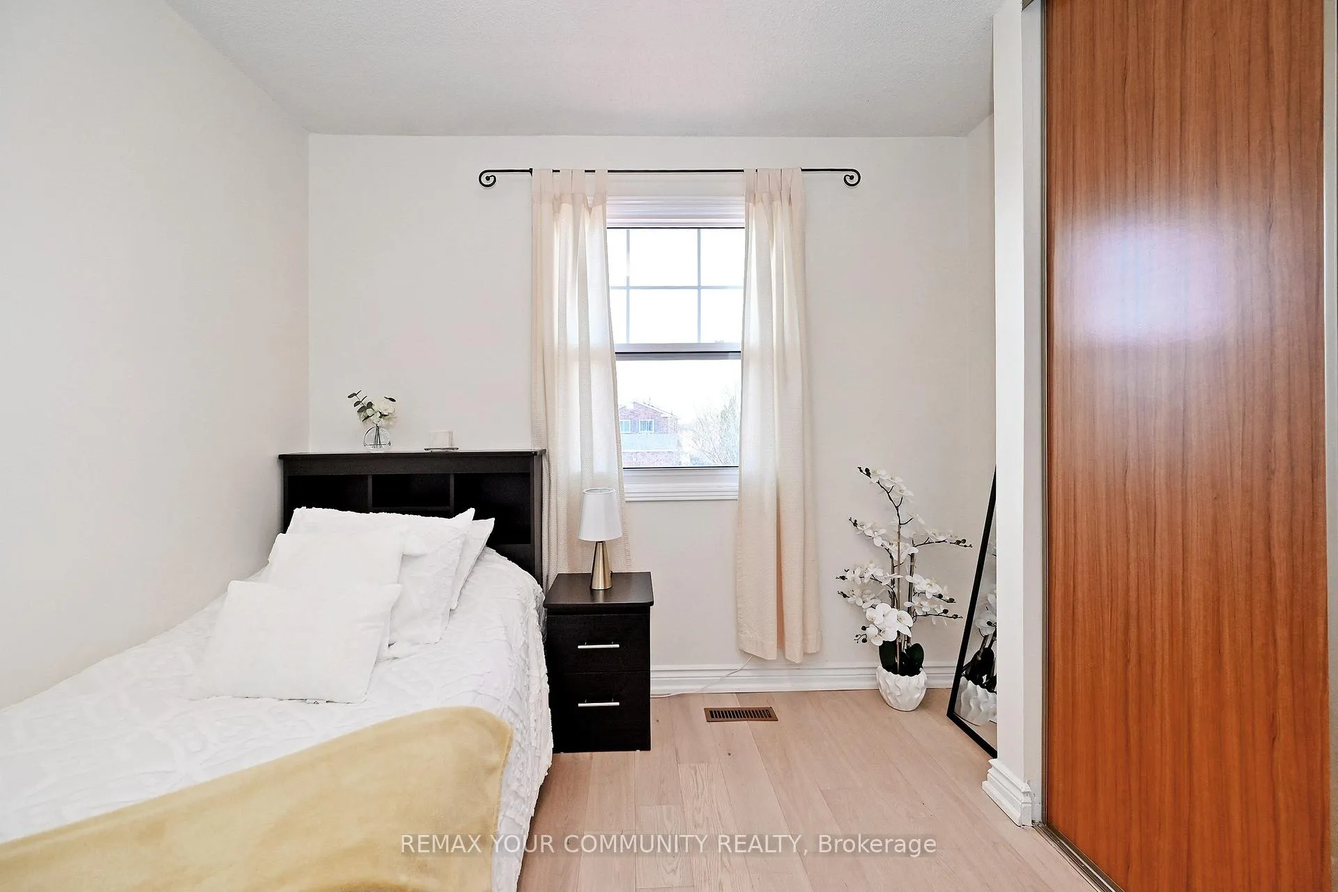 Photo 41 of 47 Reed Drive, Ajax, Central — HOMEH