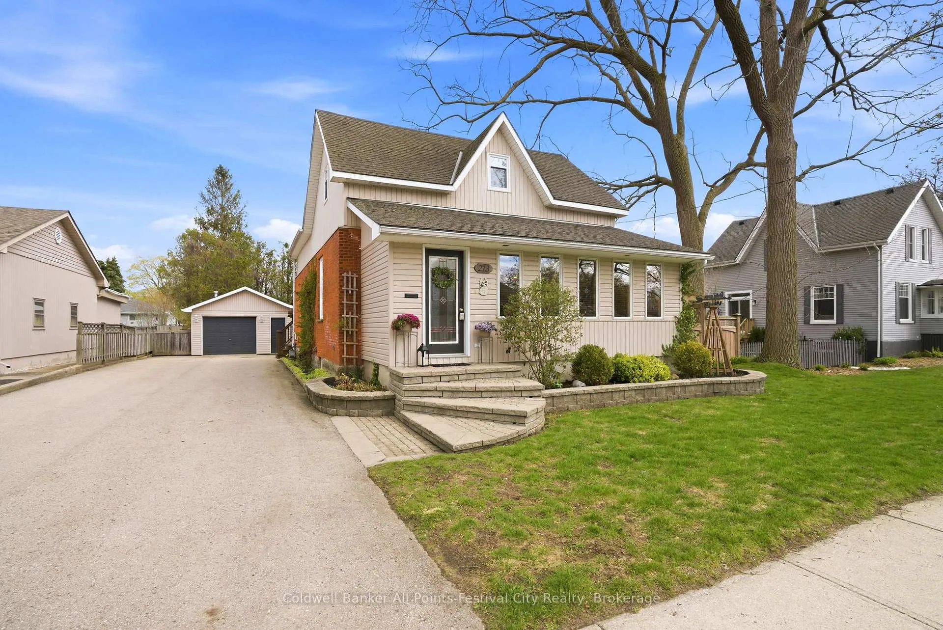 Photo 1 of 213 Warren Street, Goderich, Goderich (Town) — HOMEH