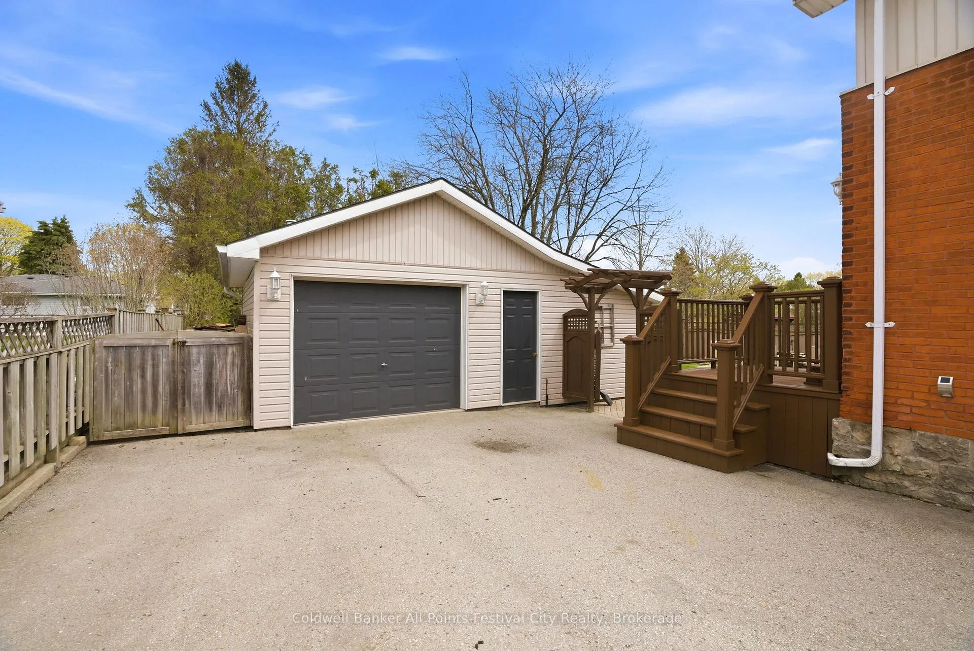 Photo 4 of 213 Warren Street, Goderich, Goderich (Town) — HOMEH