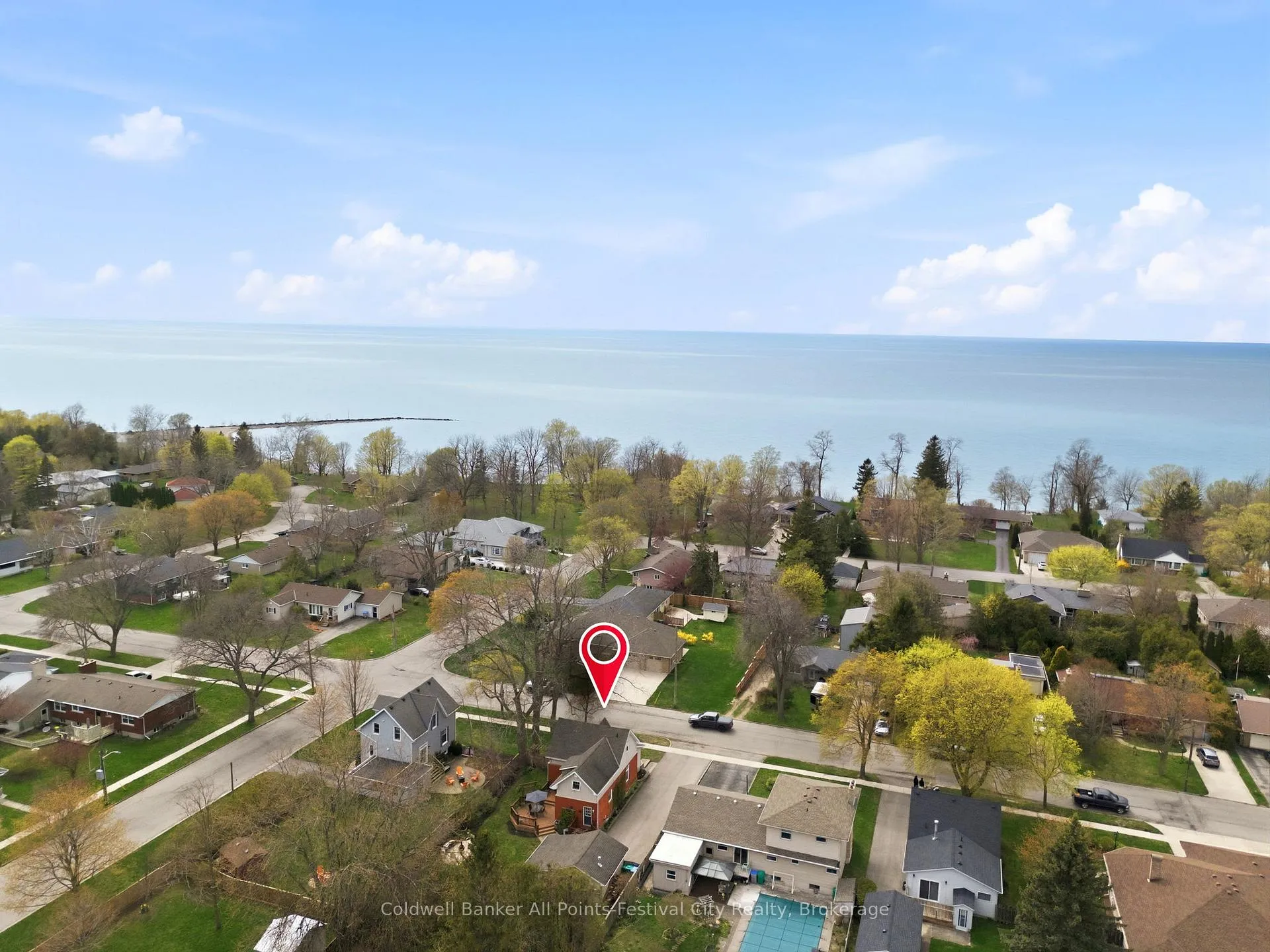 Photo 5 of 213 Warren Street, Goderich, Goderich (Town) — HOMEH