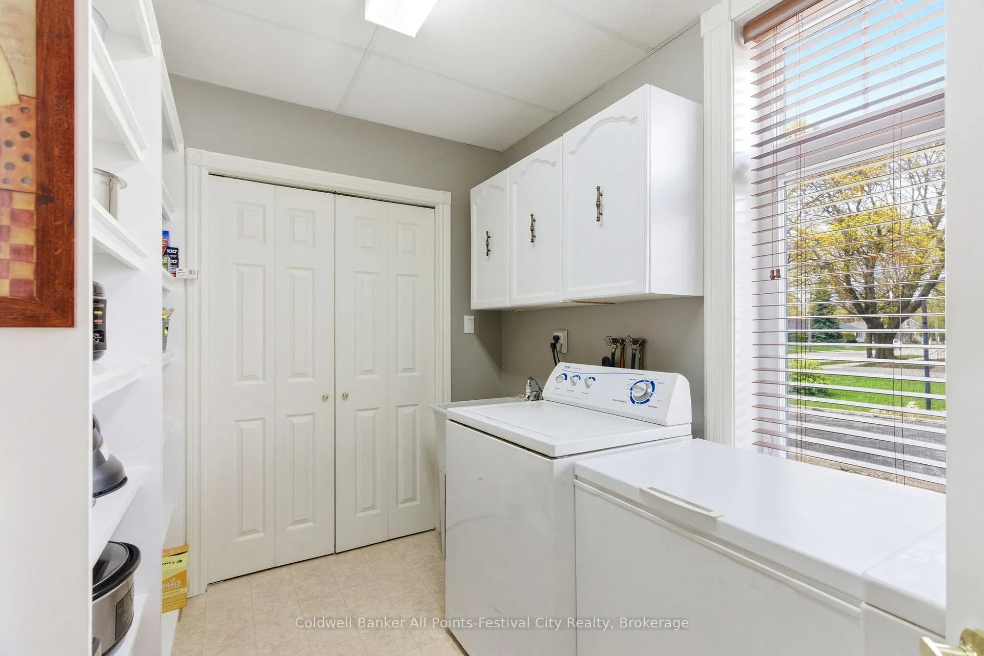 Photo 13 of 213 Warren Street, Goderich, Goderich (Town) — HOMEH
