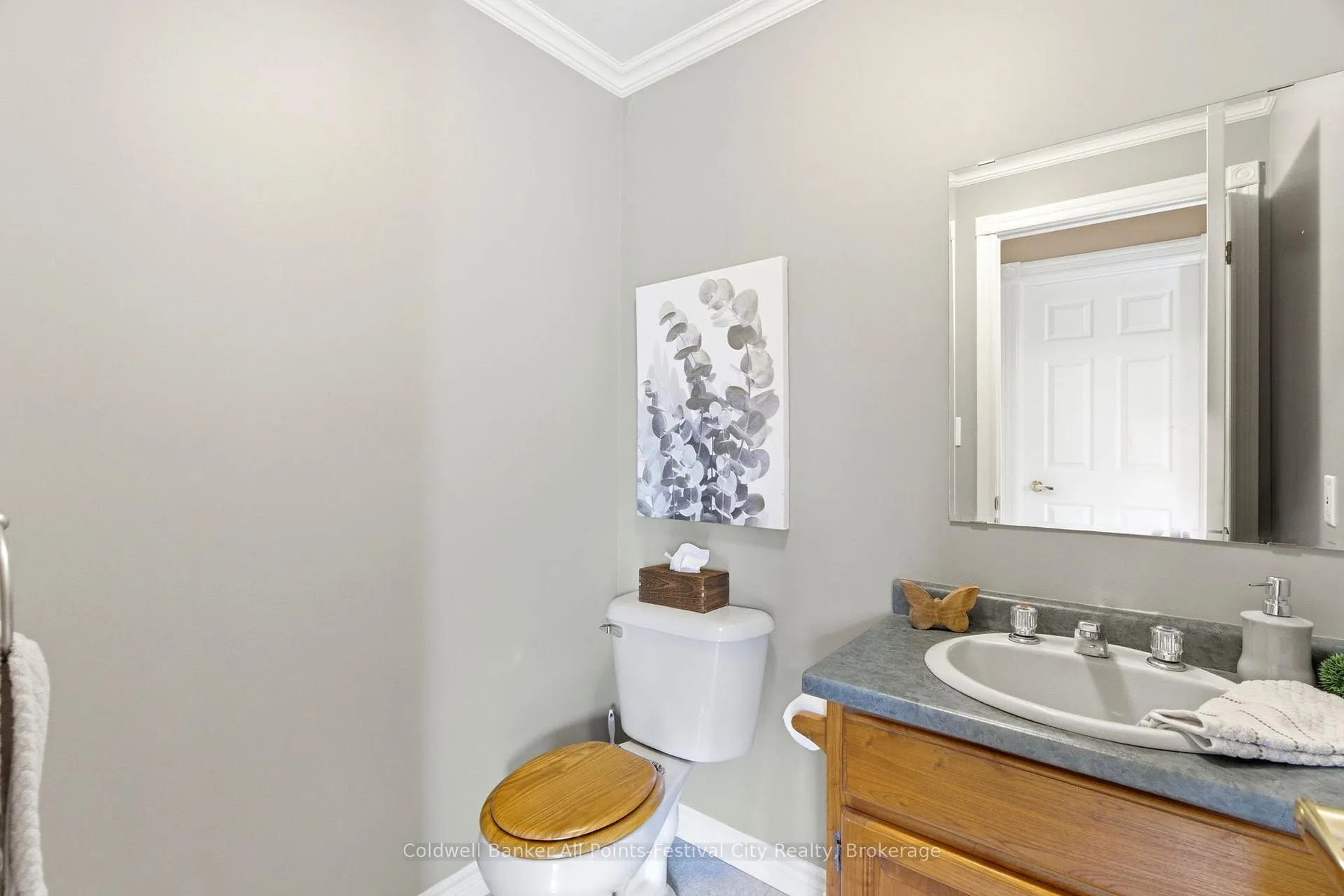 Photo 14 of 213 Warren Street, Goderich, Goderich (Town) — HOMEH