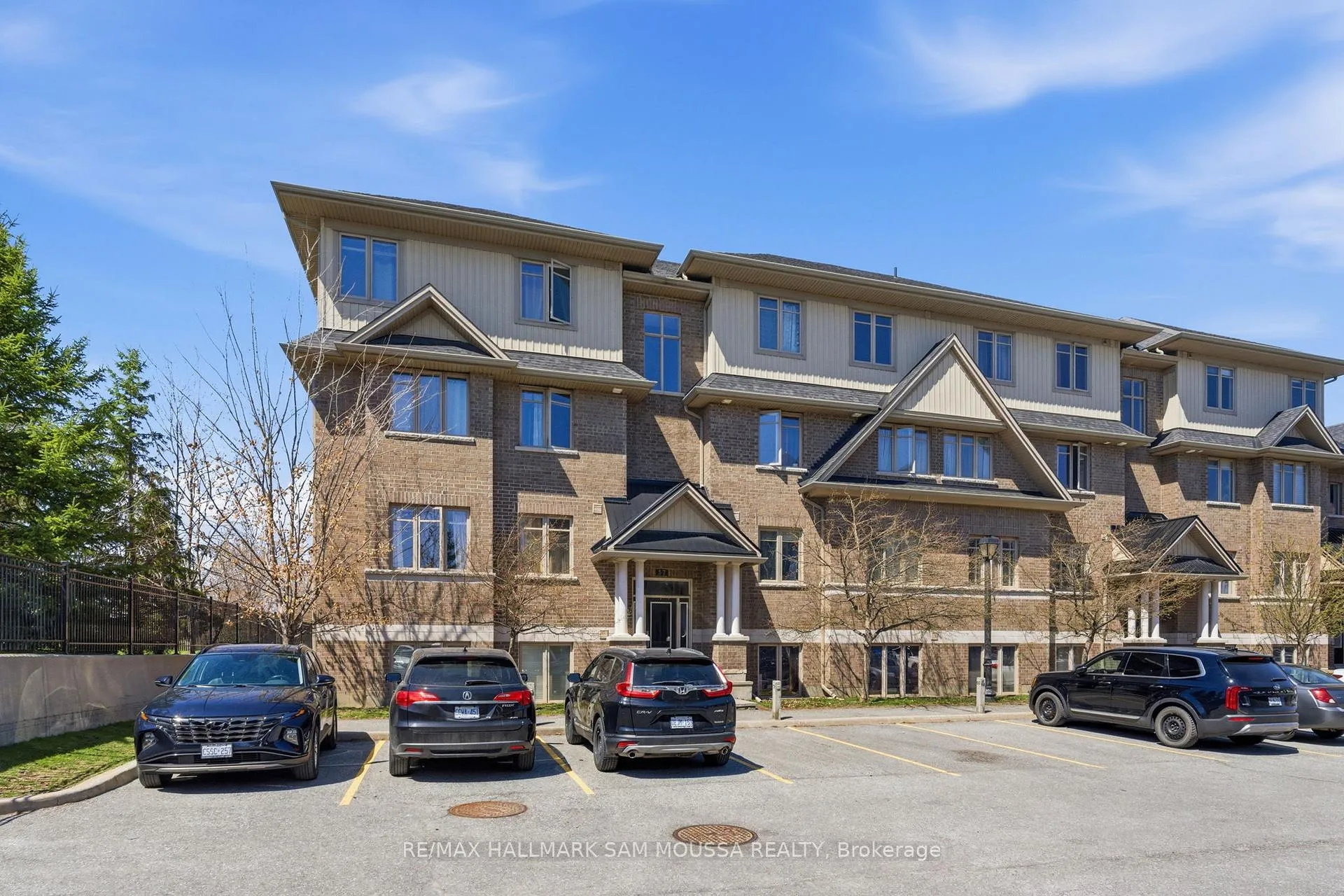 Photo 3 of Unit C, 57 Tayside Private, Ottawa, Barrhaven - Longfields — HOMEH