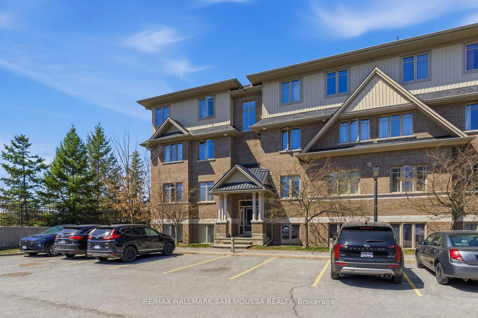 Photo 4 of Unit C, 57 Tayside Private, Ottawa, Barrhaven - Longfields — HOMEH