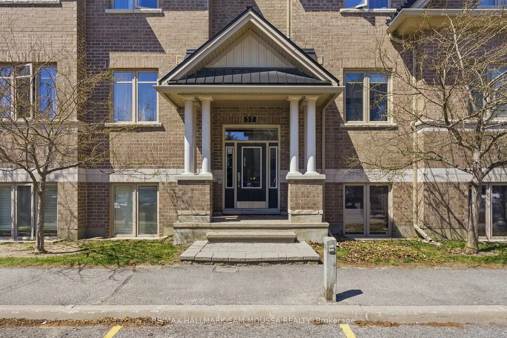 Photo 6 of Unit C, 57 Tayside Private, Ottawa, Barrhaven - Longfields — HOMEH