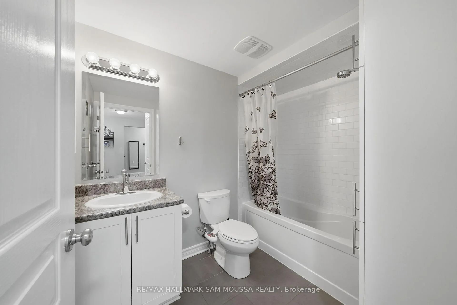 Photo 38 of Unit C, 57 Tayside Private, Ottawa, Barrhaven - Longfields — HOMEH