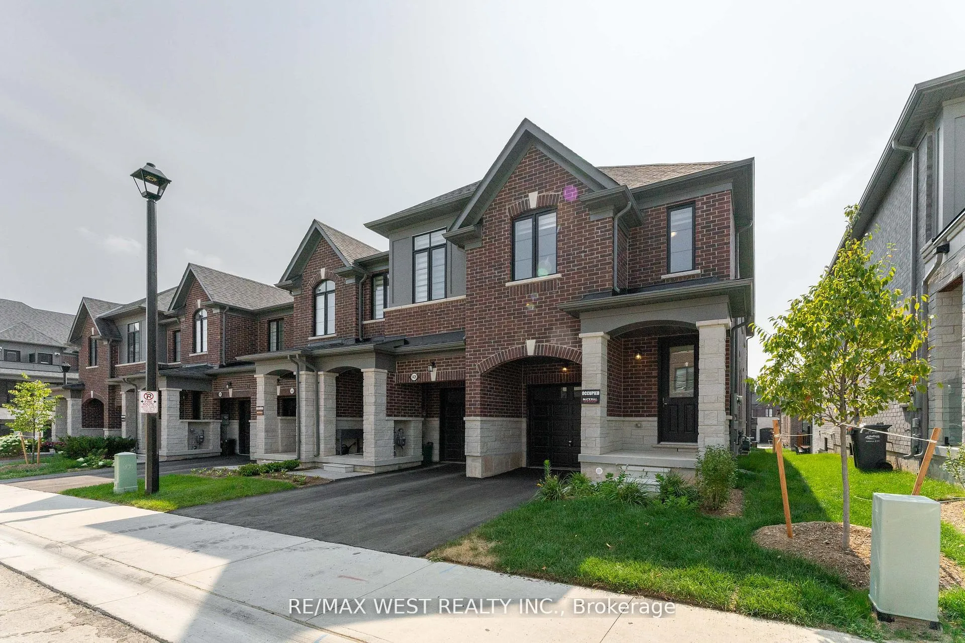 Photo 3 of 1424 National Common, Burlington, Tyandaga — HOMEH