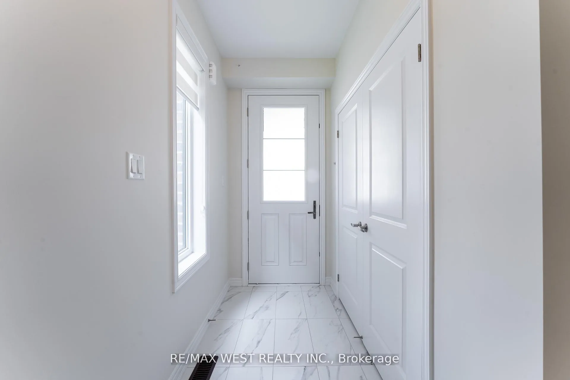 Photo 7 of 1424 National Common, Burlington, Tyandaga — HOMEH