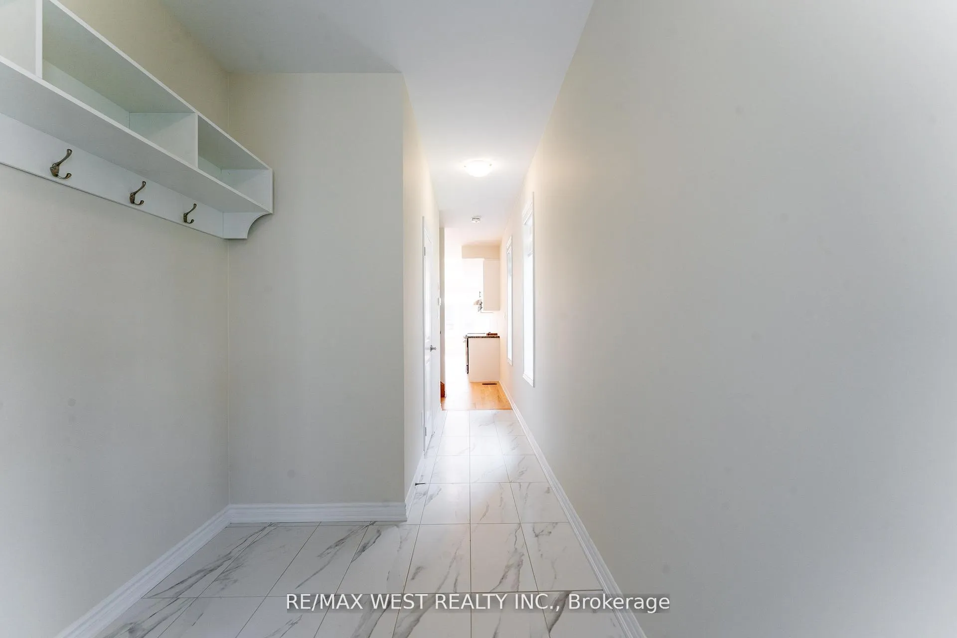 Photo 9 of 1424 National Common, Burlington, Tyandaga — HOMEH