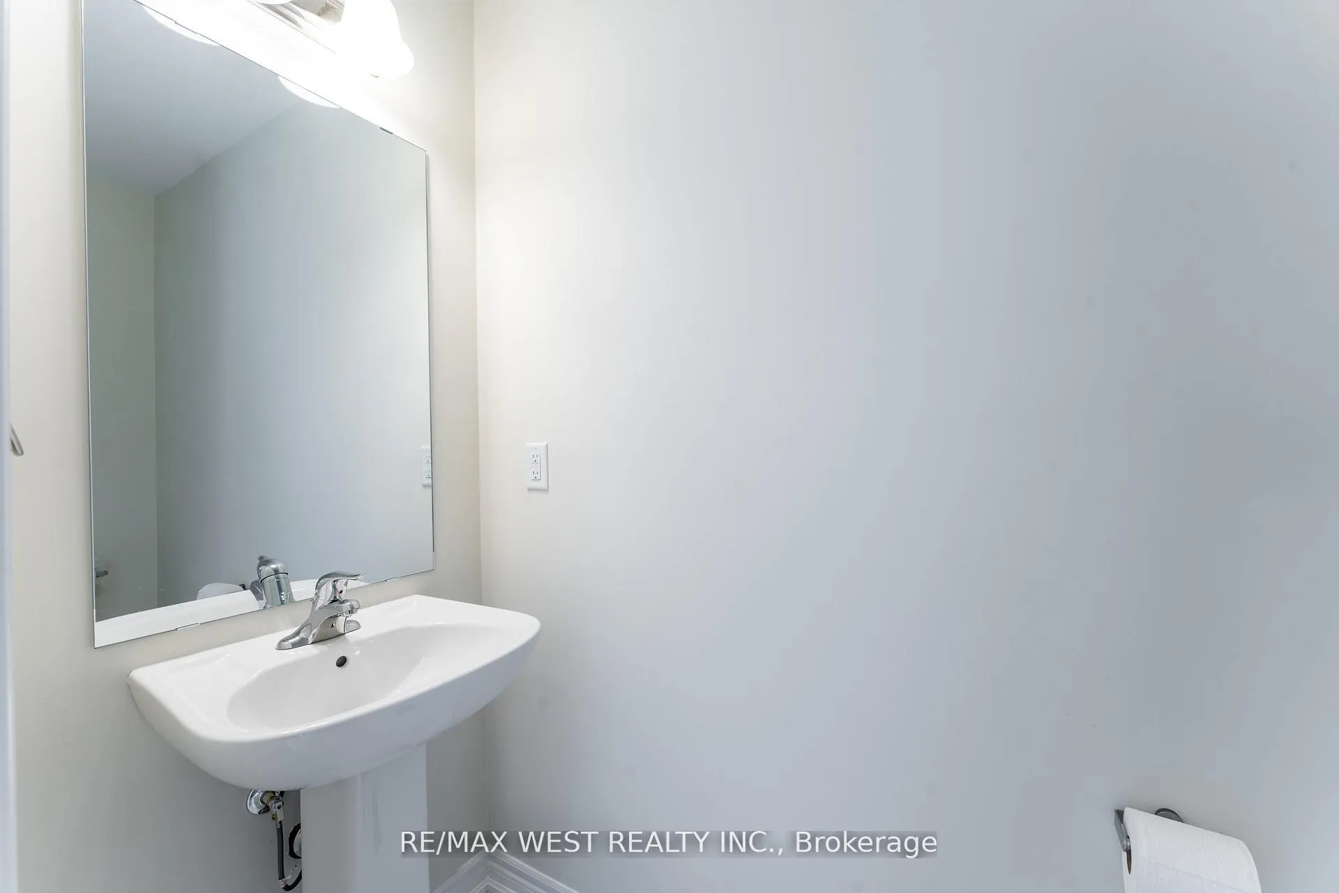 Photo 10 of 1424 National Common, Burlington, Tyandaga — HOMEH