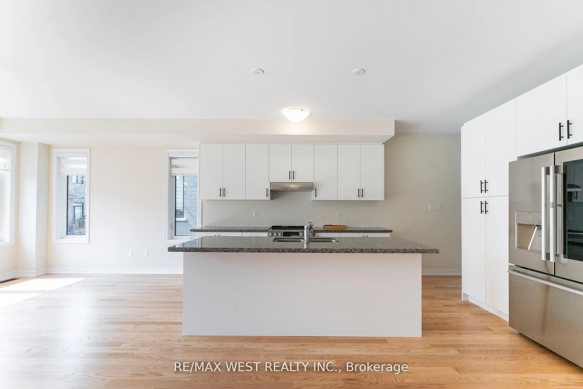 Photo 12 of 1424 National Common, Burlington, Tyandaga — HOMEH