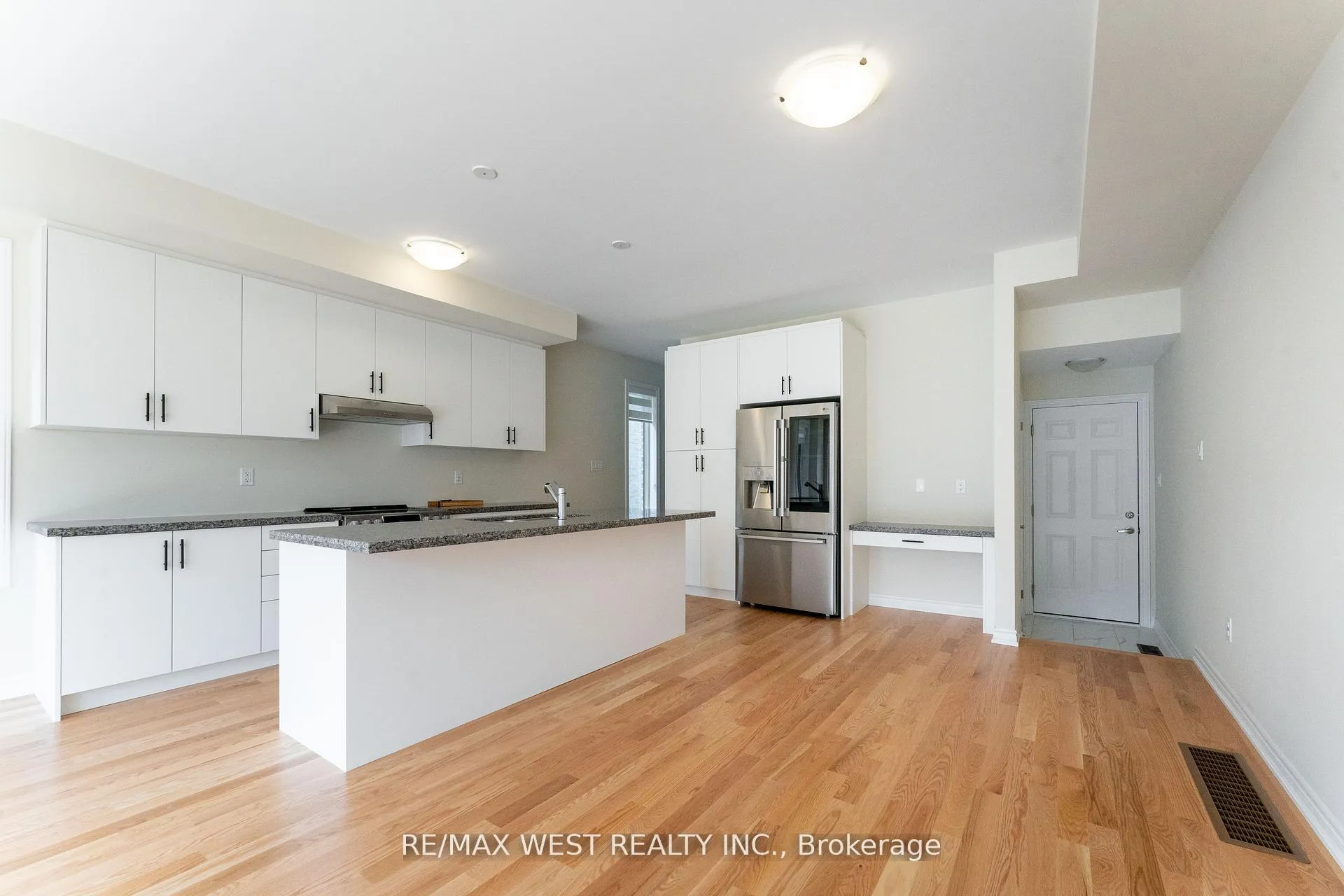 Photo 17 of 1424 National Common, Burlington, Tyandaga — HOMEH