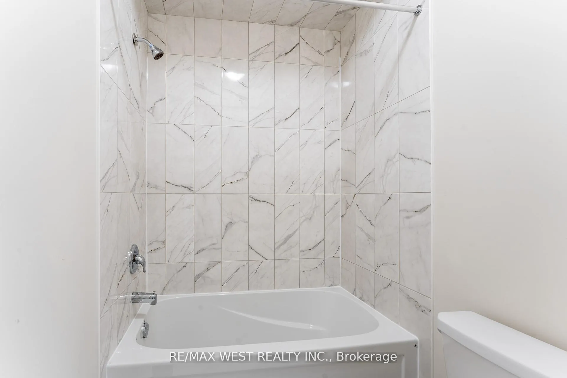 Photo 22 of 1424 National Common, Burlington, Tyandaga — HOMEH