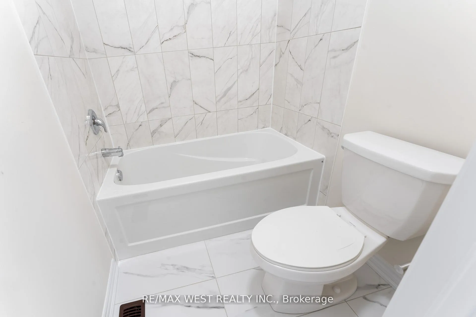 Photo 23 of 1424 National Common, Burlington, Tyandaga — HOMEH