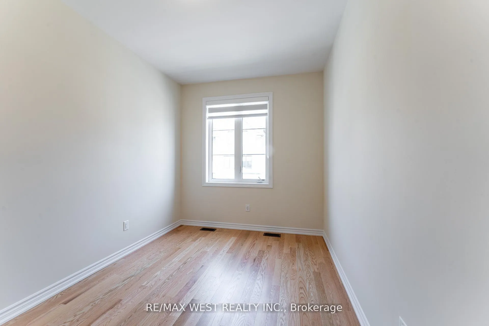 Photo 26 of 1424 National Common, Burlington, Tyandaga — HOMEH