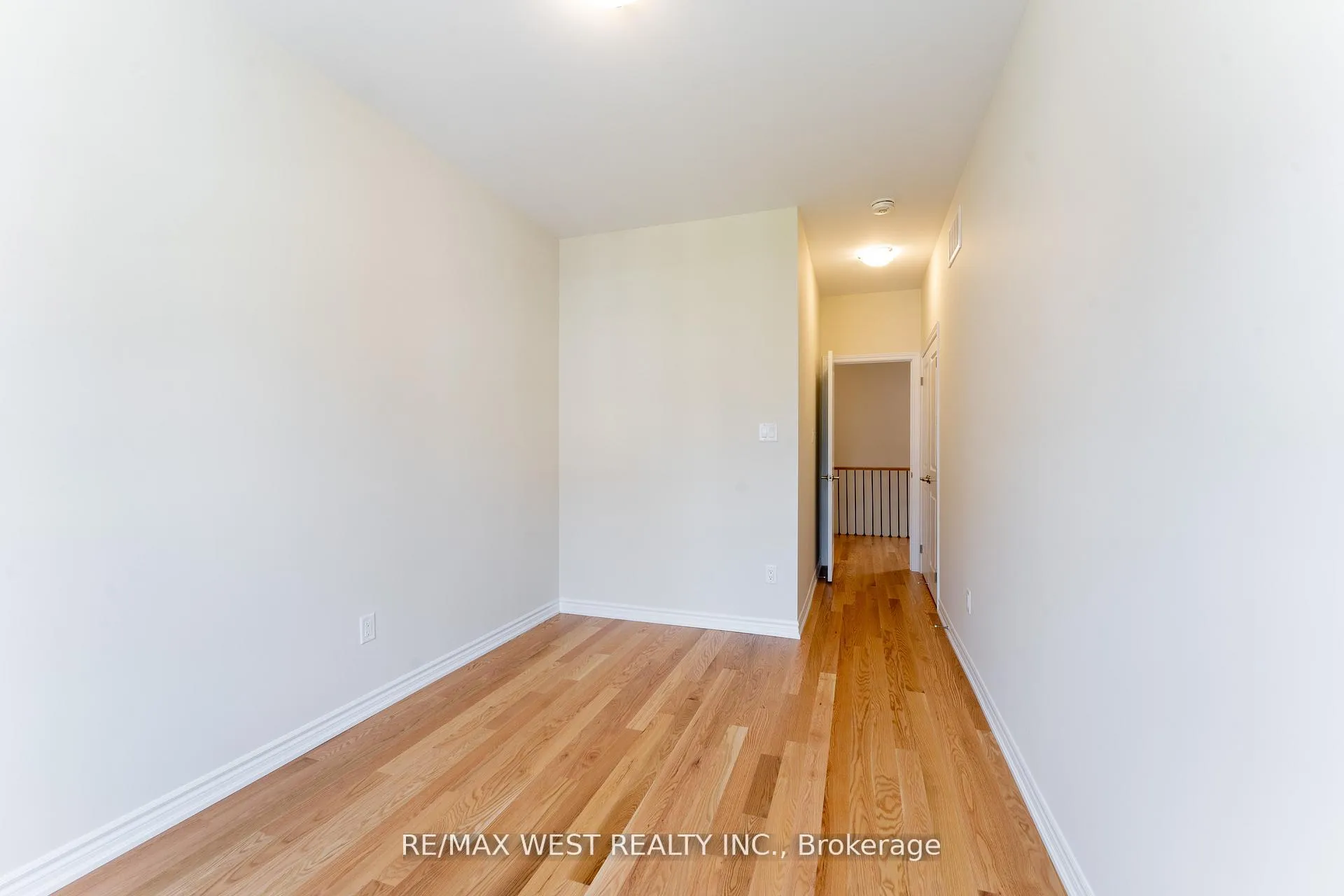 Photo 27 of 1424 National Common, Burlington, Tyandaga — HOMEH