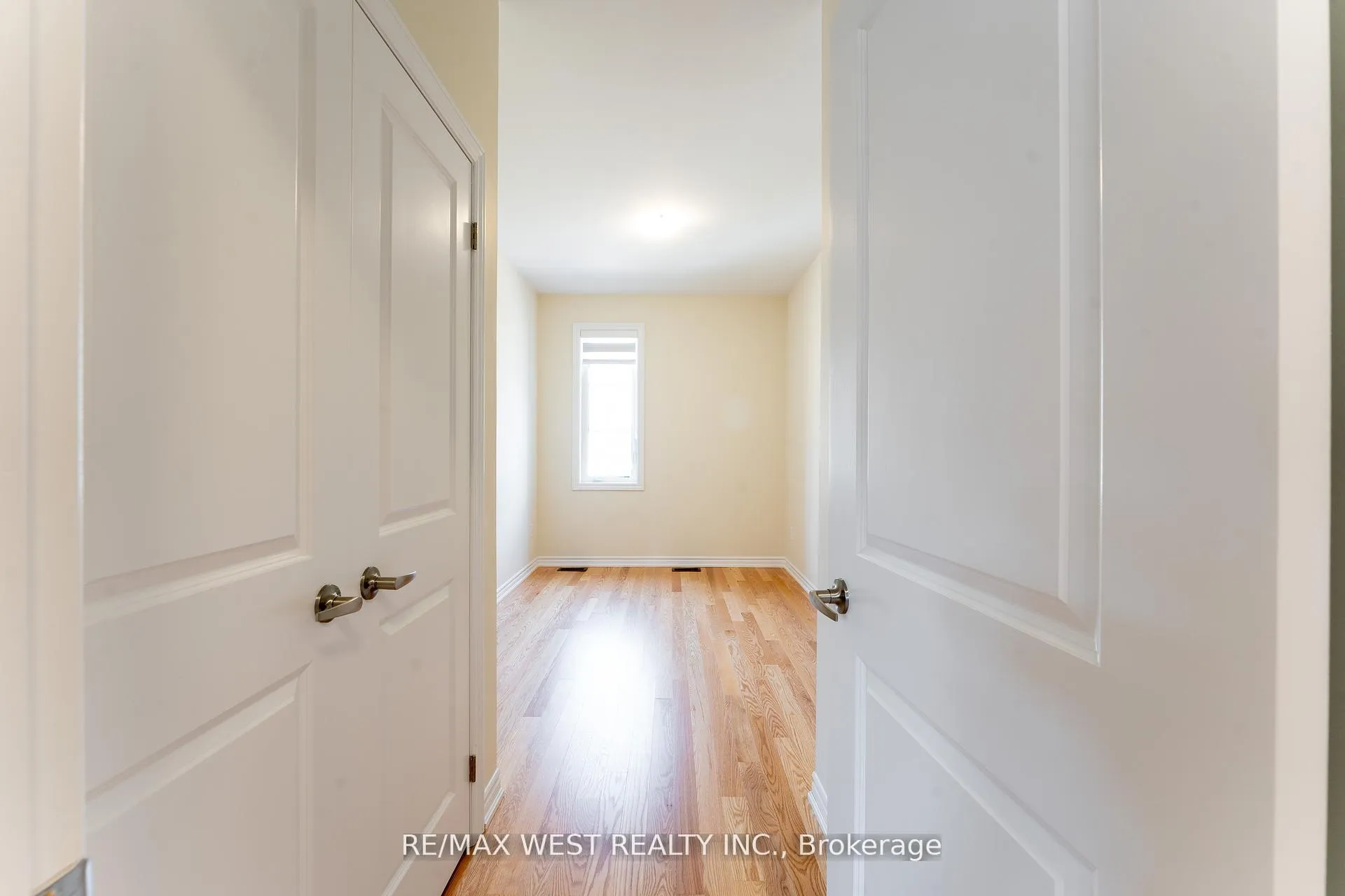 Photo 29 of 1424 National Common, Burlington, Tyandaga — HOMEH