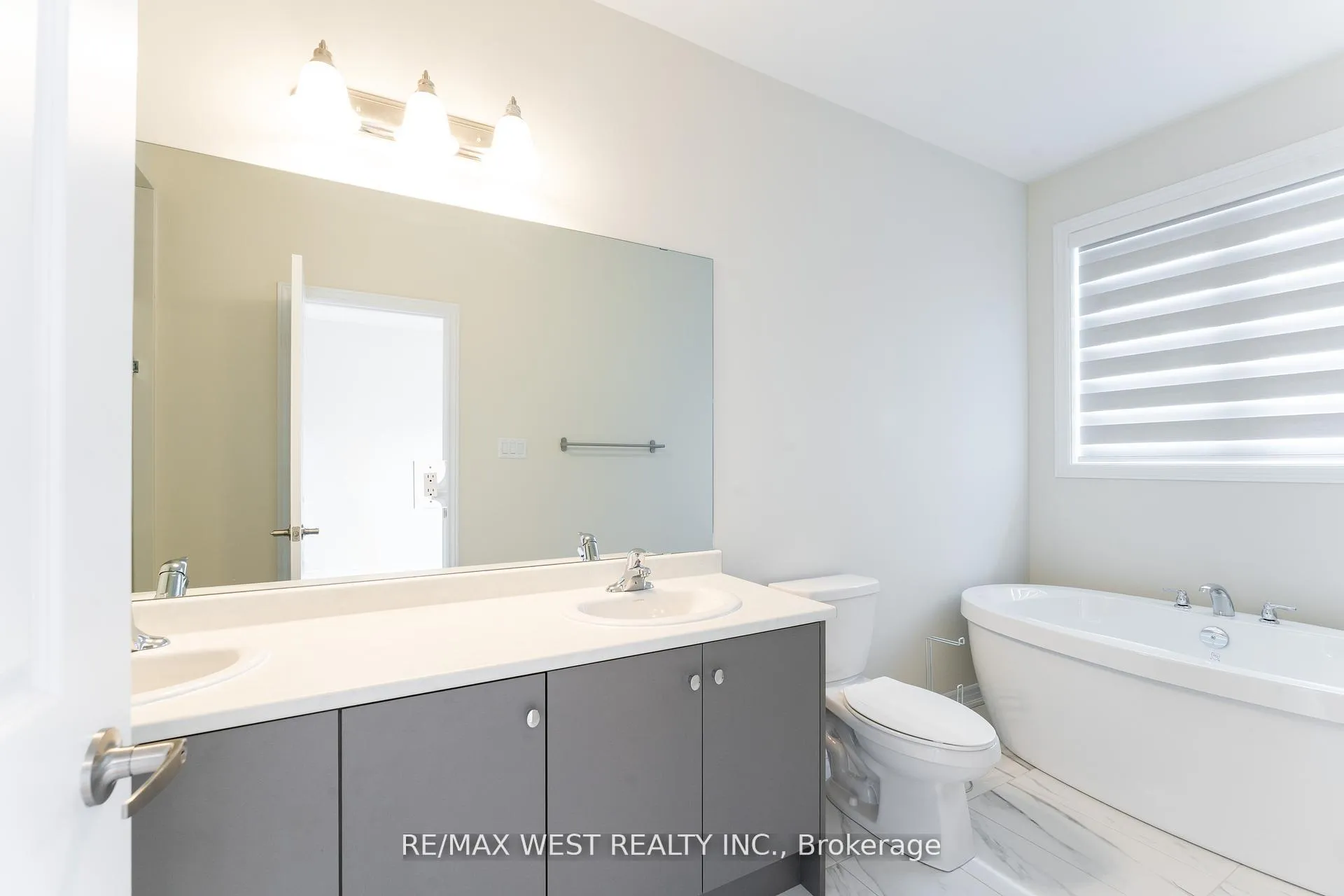 Photo 37 of 1424 National Common, Burlington, Tyandaga — HOMEH