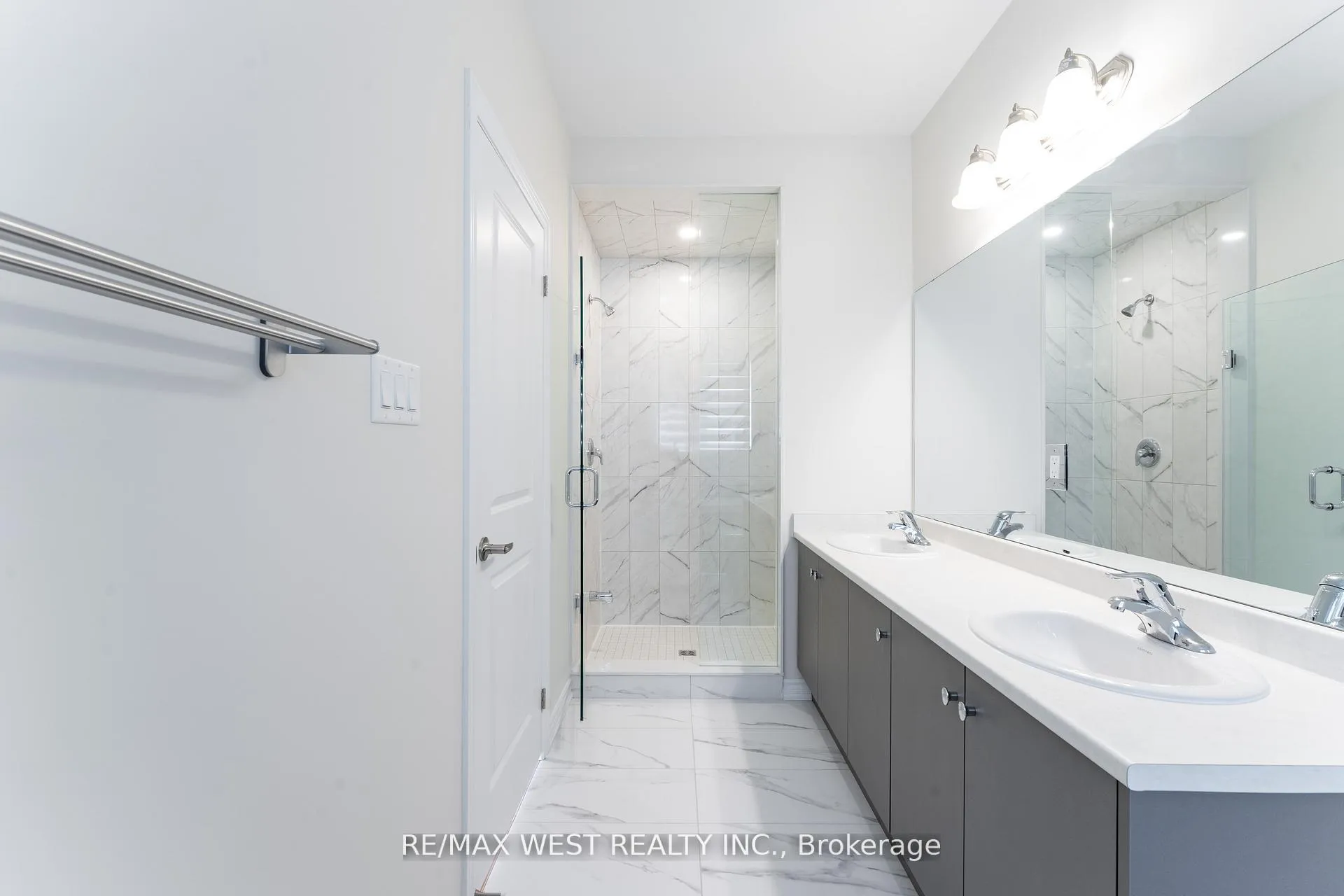 Photo 38 of 1424 National Common, Burlington, Tyandaga — HOMEH