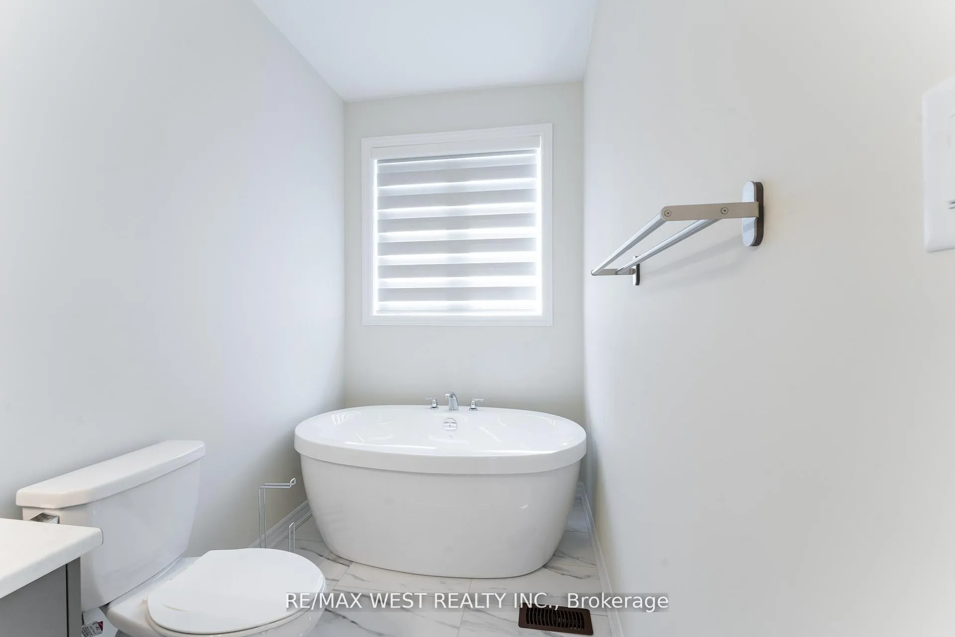 Photo 39 of 1424 National Common, Burlington, Tyandaga — HOMEH