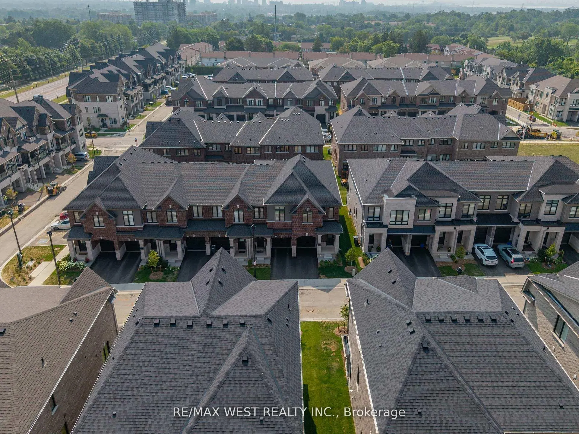 Photo 46 of 1424 National Common, Burlington, Tyandaga — HOMEH
